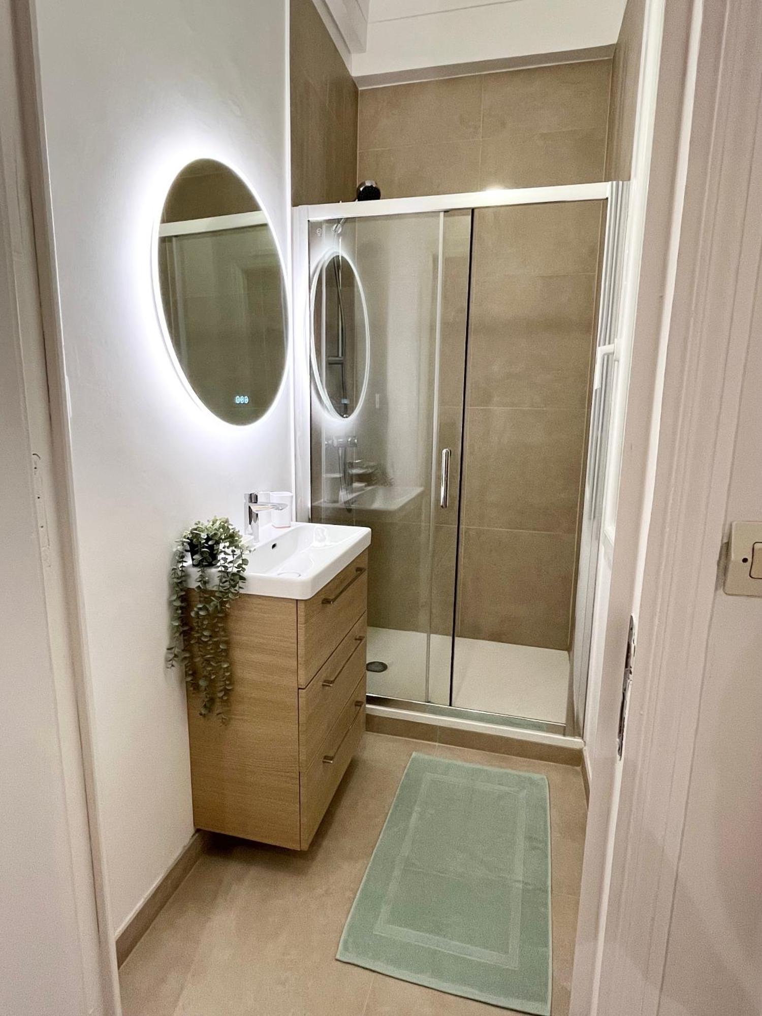 Magnifique T4 - Spacieux Standing - Ac - Wifi - Coeur De Apartamento