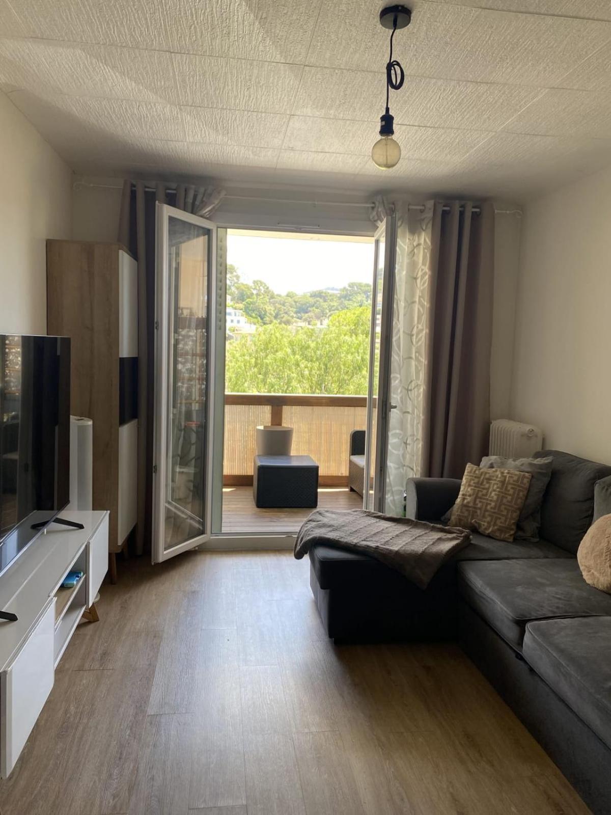 Apartment Spacious T2 In The Heart Of *