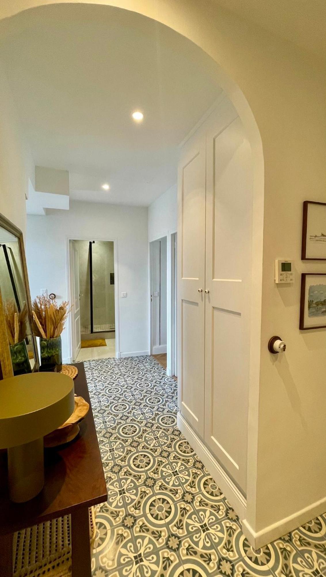 Apartment Bright, Spacious 2 Bedroom Apartment, Walk To & Old Town