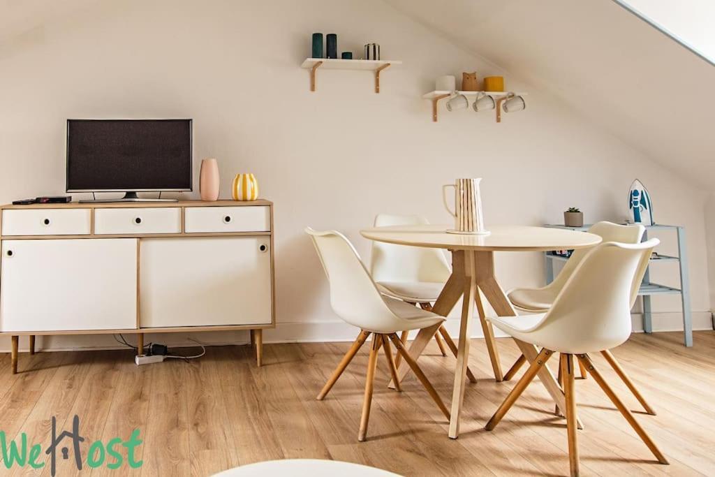 Apartment Au Petit Carre D Or Proche Plages Et Prom