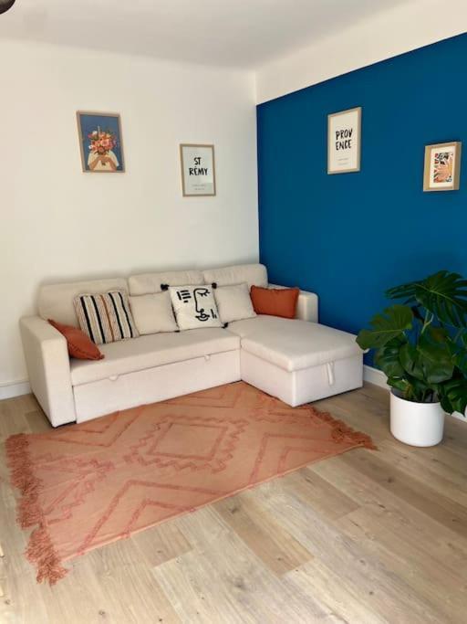 Apartment Superbe T2 Dans Avec Balcon Et Parking