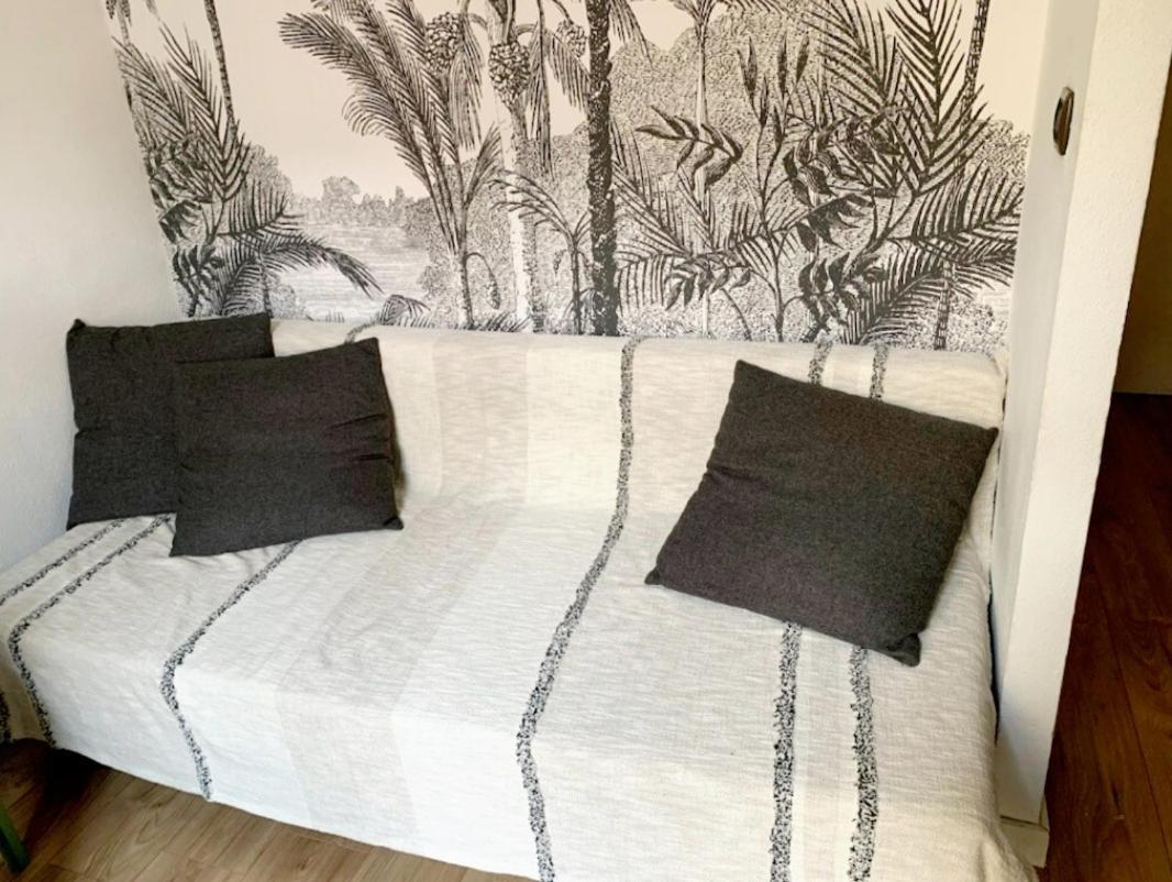 New Charming 1br Hyper Centre With Balcony And Ac