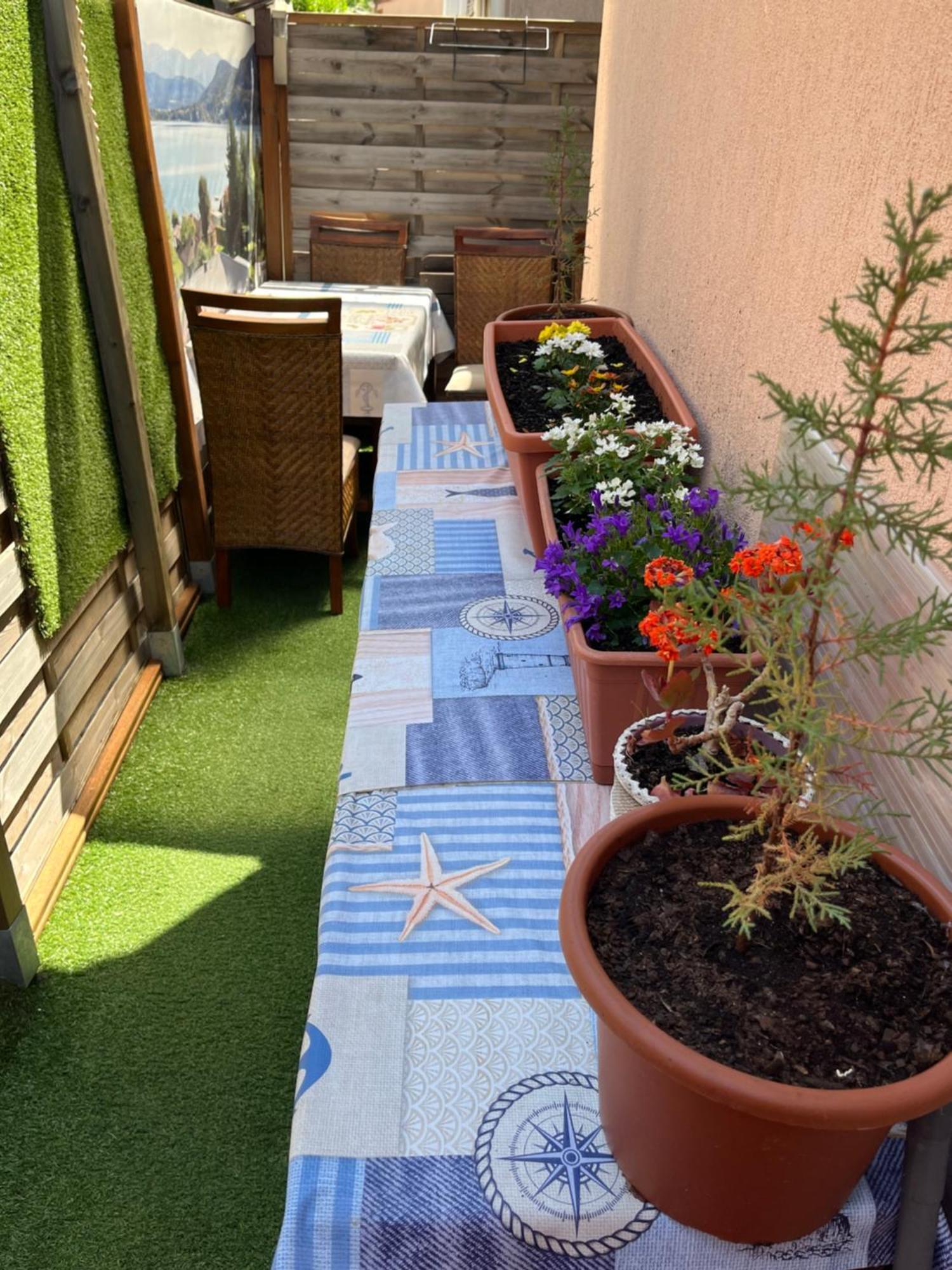 En Rez-de-jardin Apartment Nice