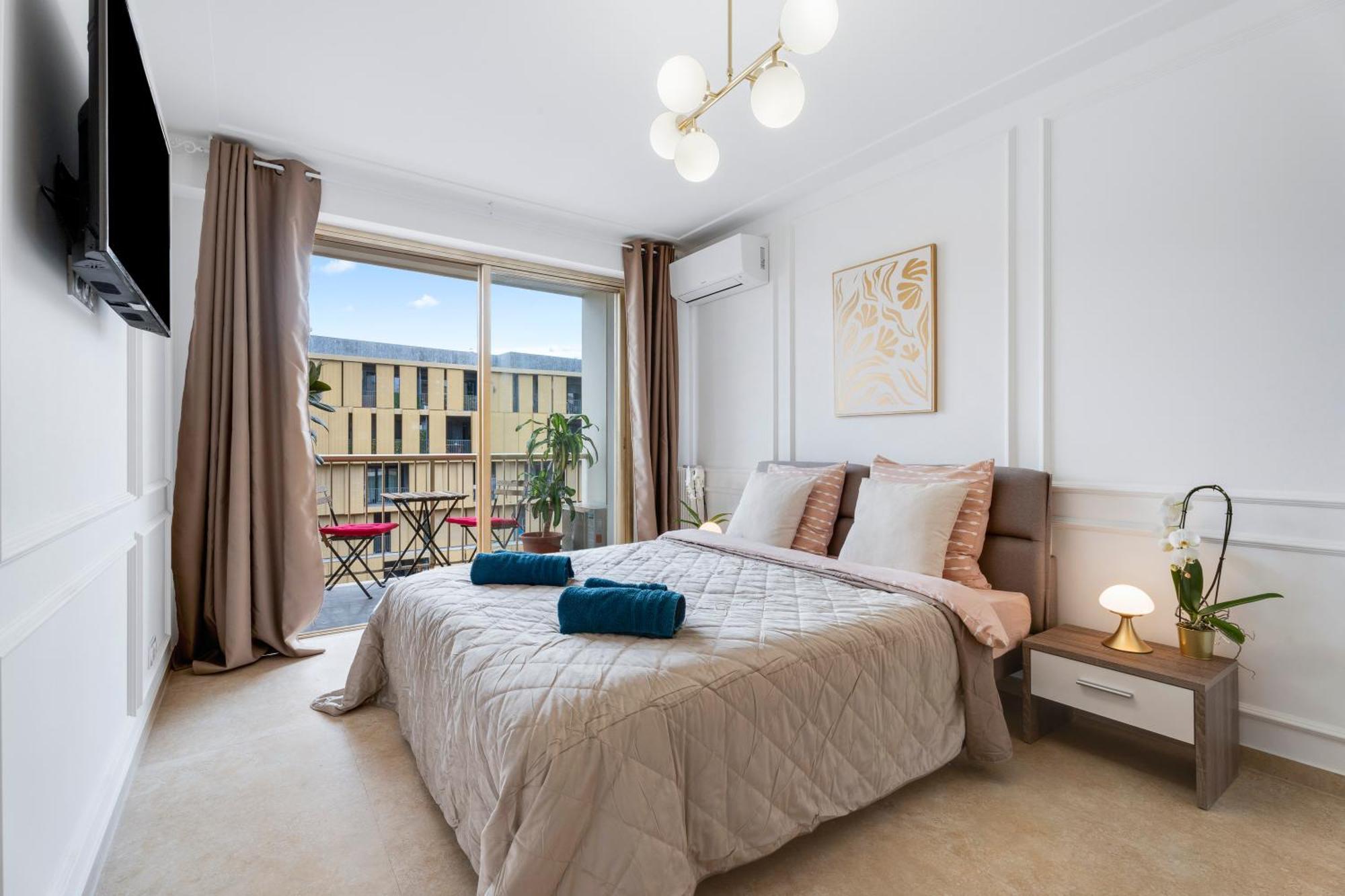 Elegant Avec Balcon Proche Et Tramway Apartment