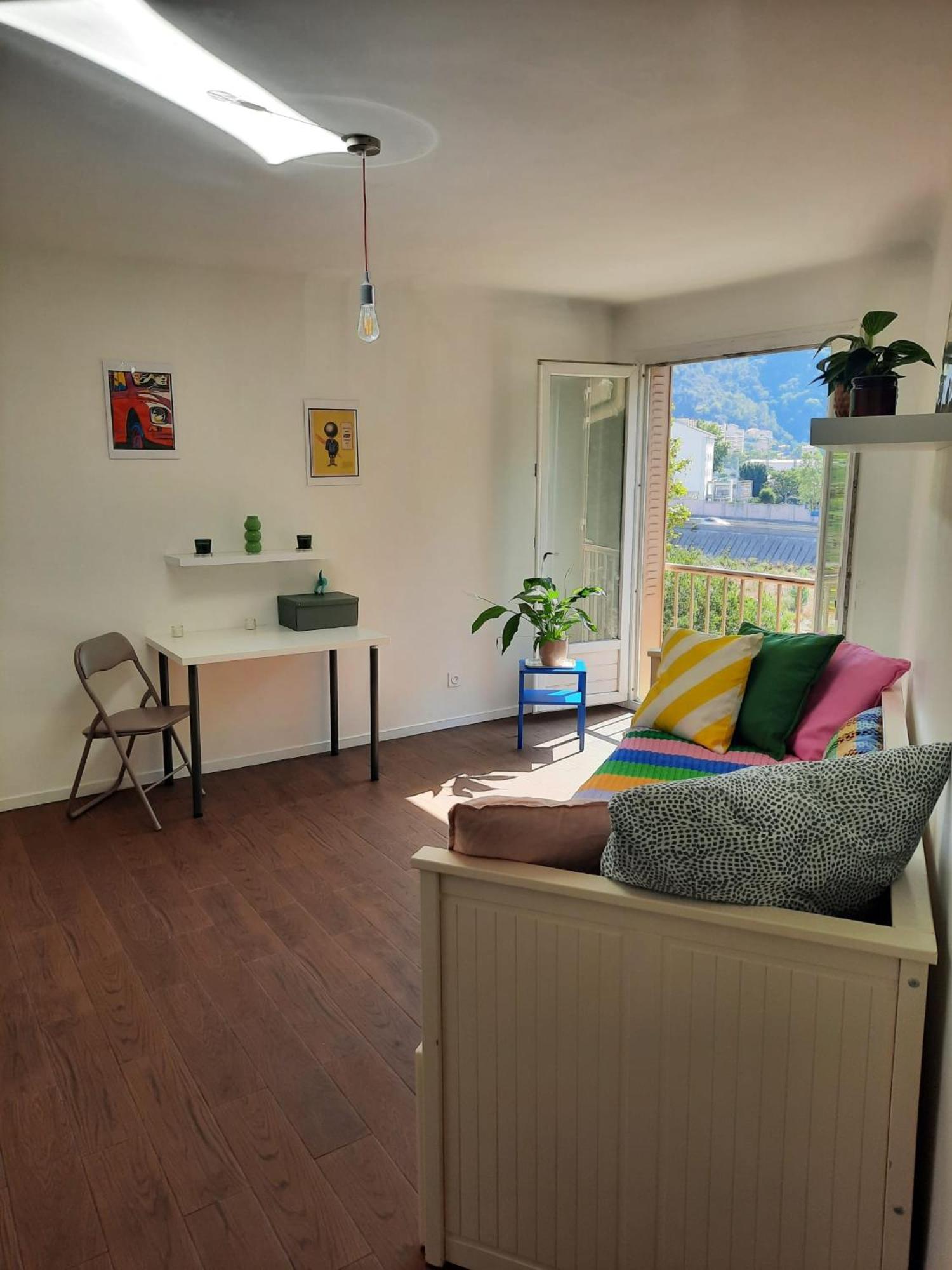 Homestay La 1, Climatisee Ac, Cuisine Privee