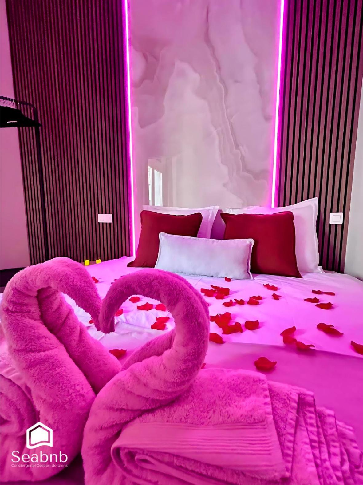 Luxurious - Seaside - Bath - Wifi - Ac