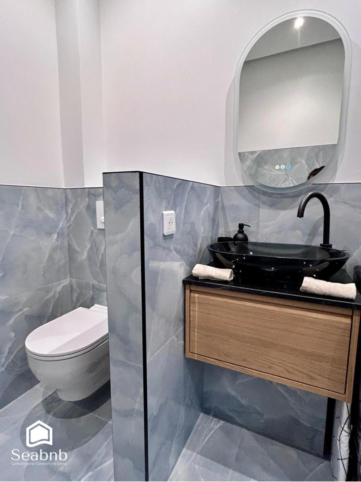 Apartment Luxurious - Seaside - Bath - Wifi - Ac