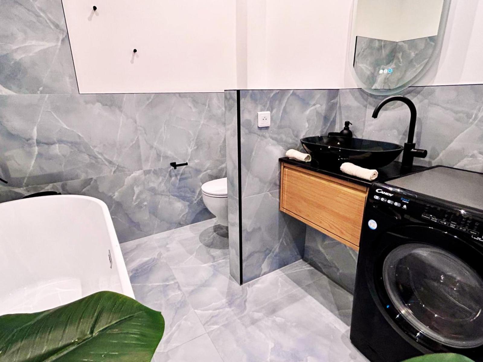 Luxurious - Seaside - Bath - Wifi - Ac Nice