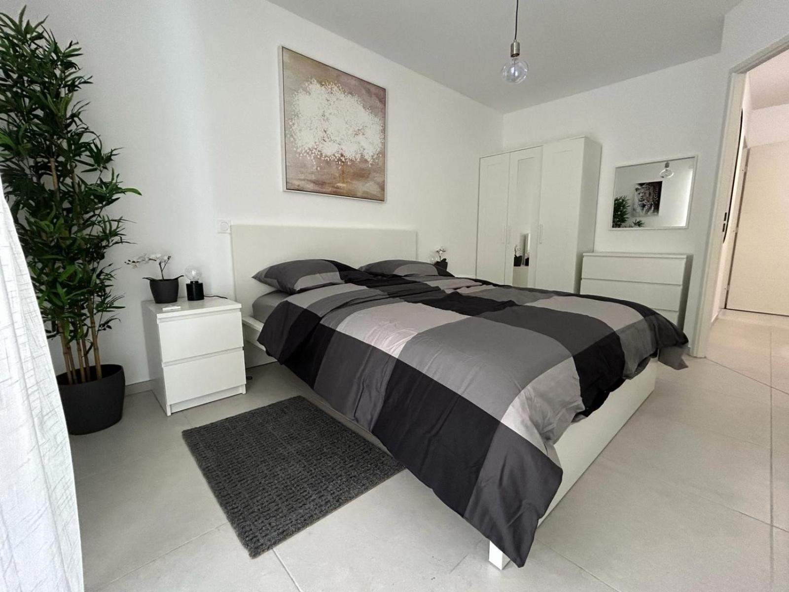 Apartment Fabron Hills