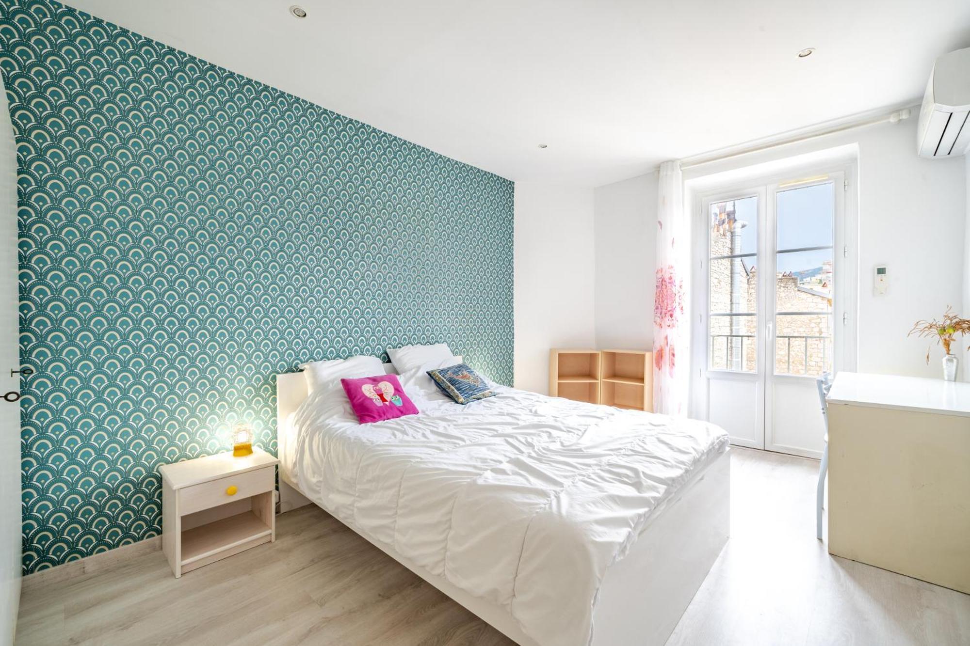 2p Hyper-centre * Nice