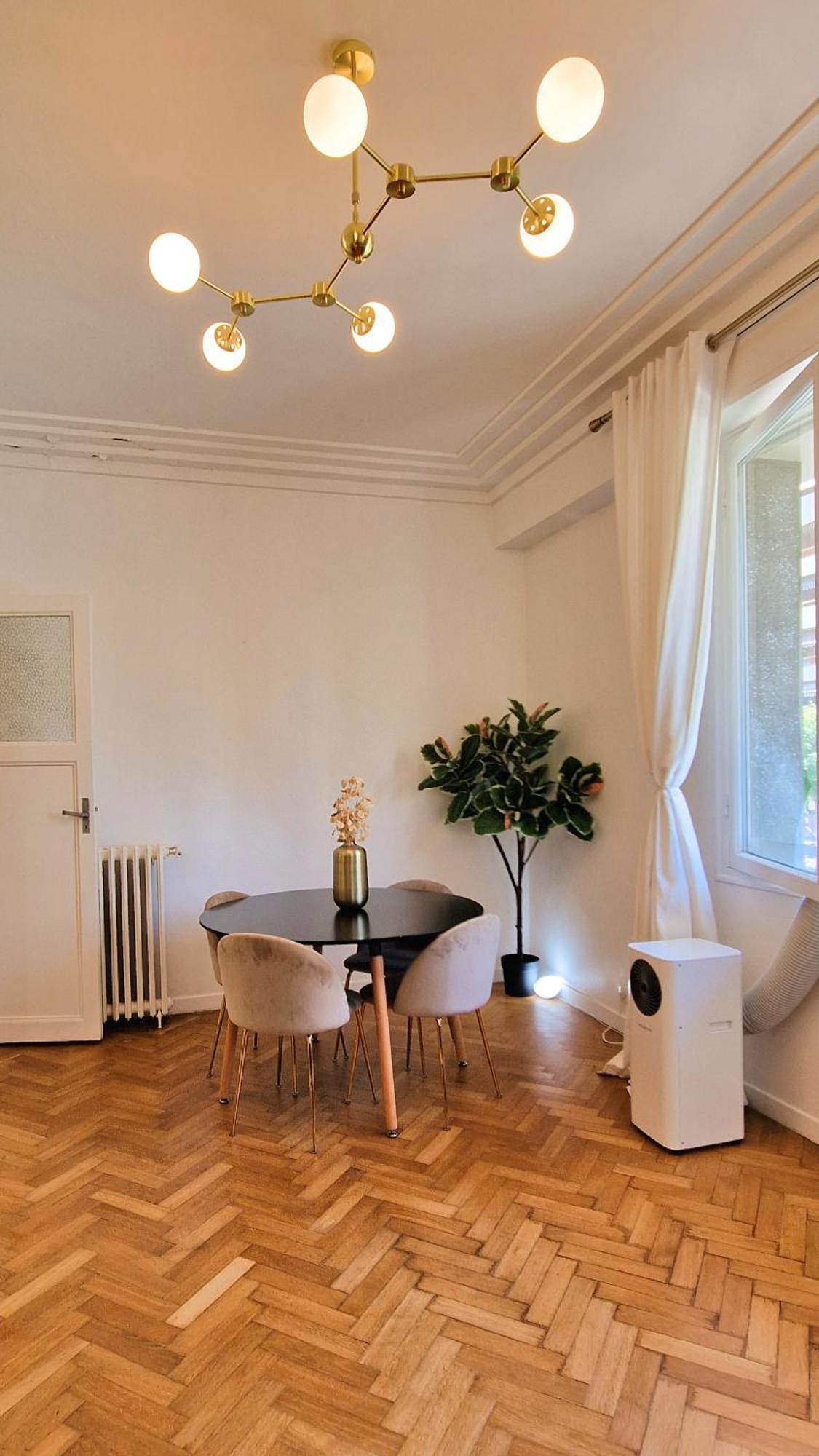 Jazzy Et Spacieux Prom Des