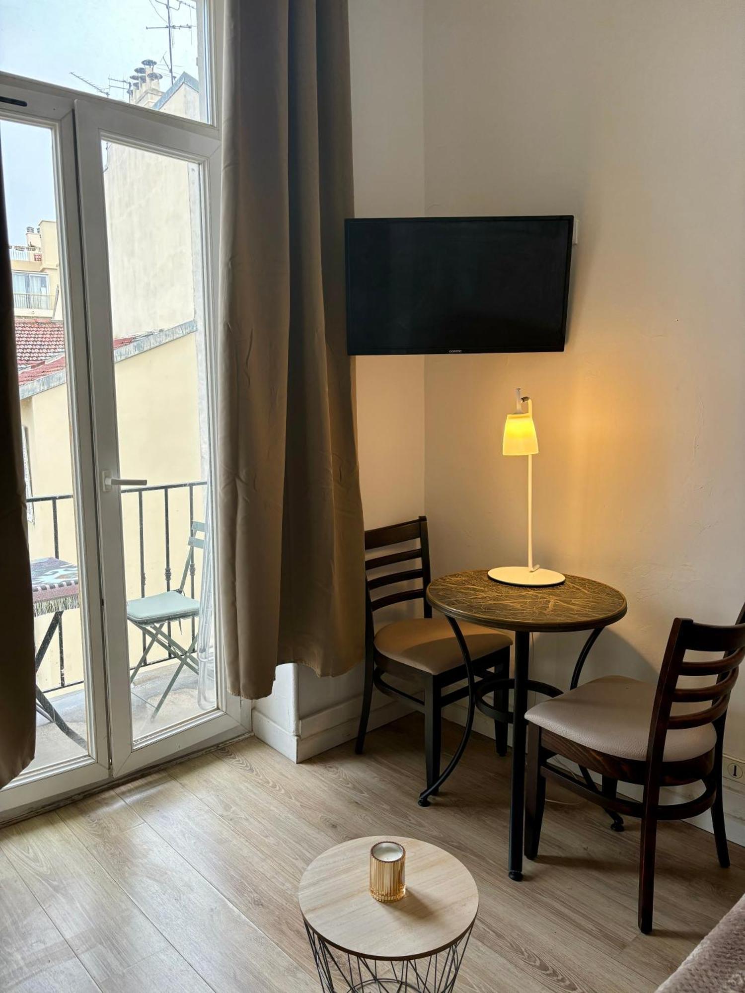 Apartment 1 Bed Flat - Jean Medecin - Station *