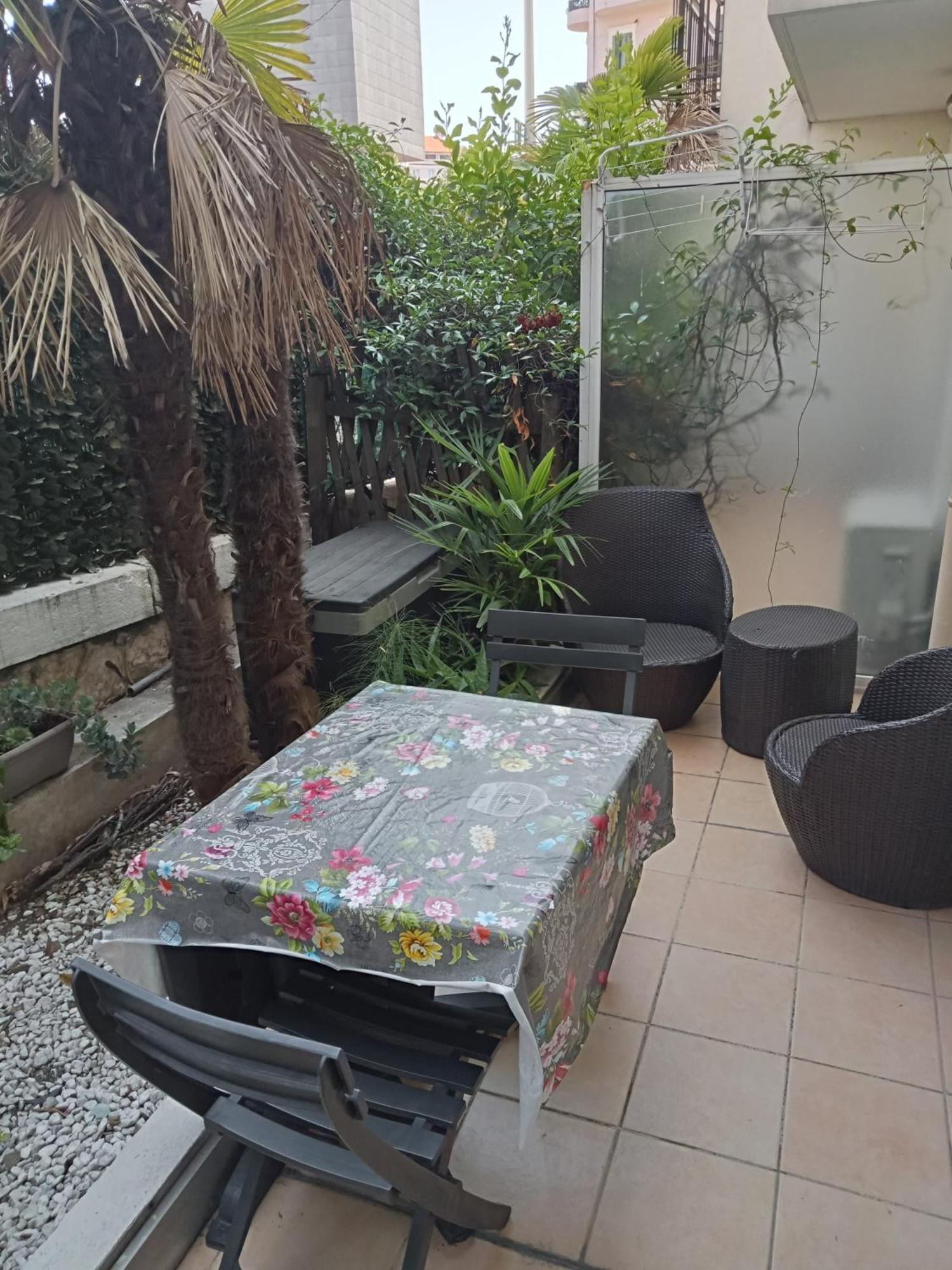 Harry Garden Appartement *
