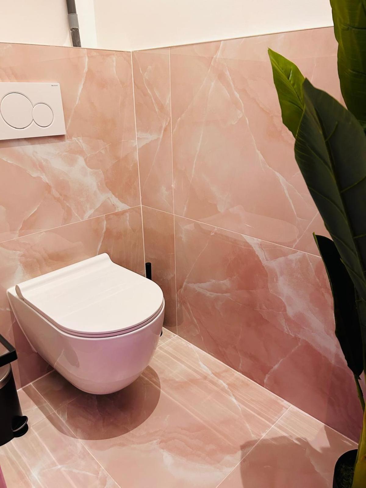 Apartment Intimate Escape - Seaside - Bath - Wifi - Ac Nice
