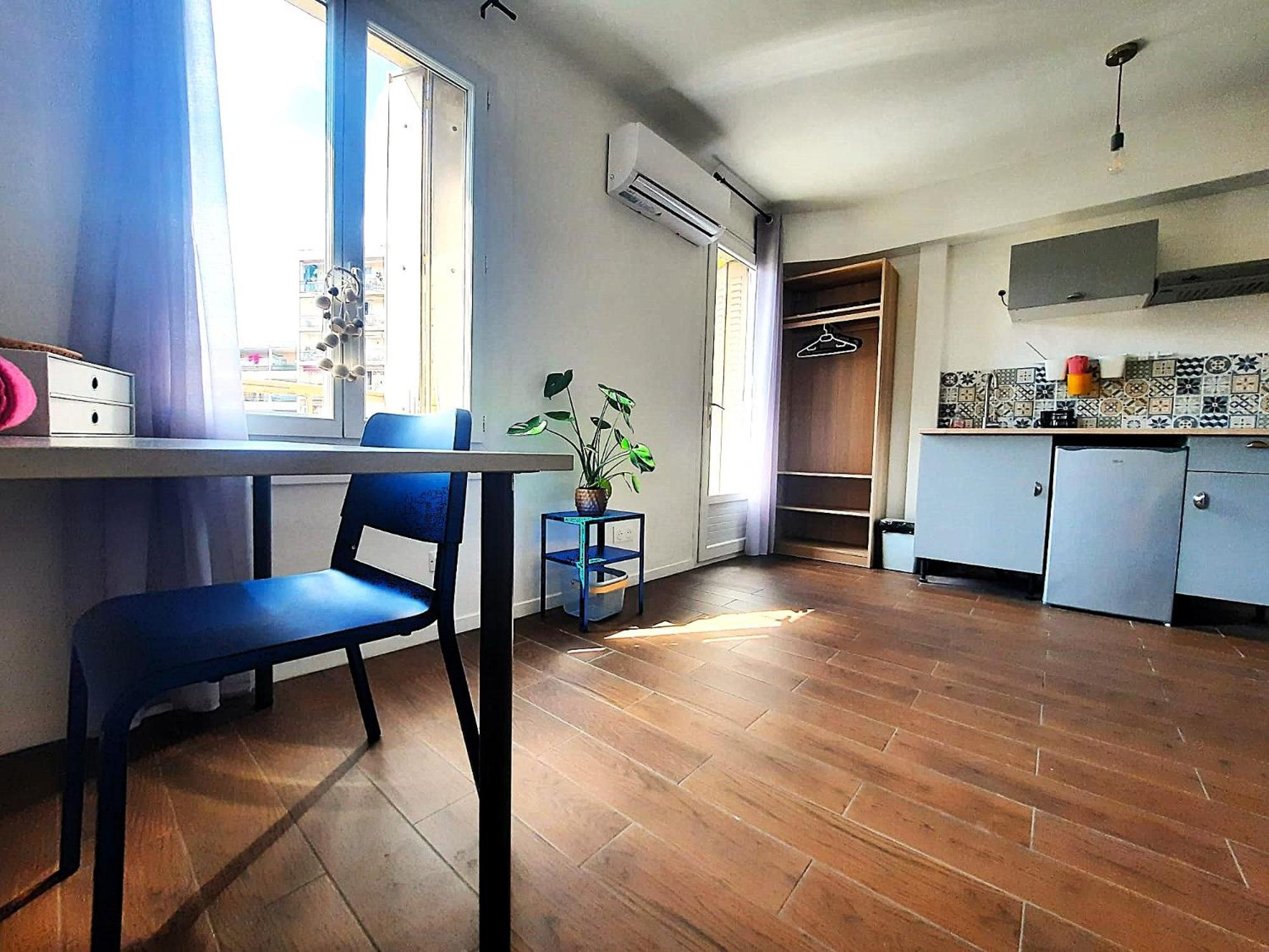 La 2, Climatisée Ac, Calme, Cuisine Privée Séjour chez l'habitant Nice