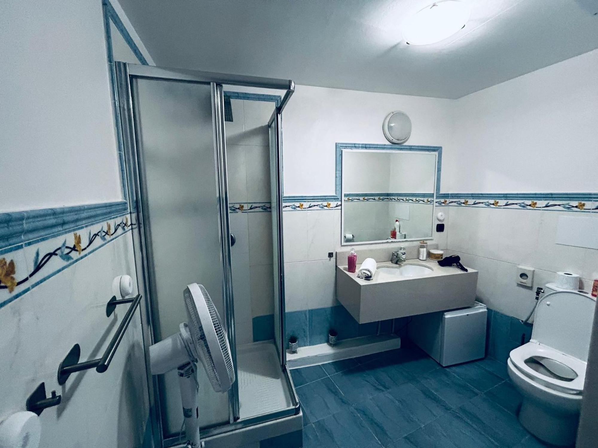 Lovely Air Conditonned Center Nice