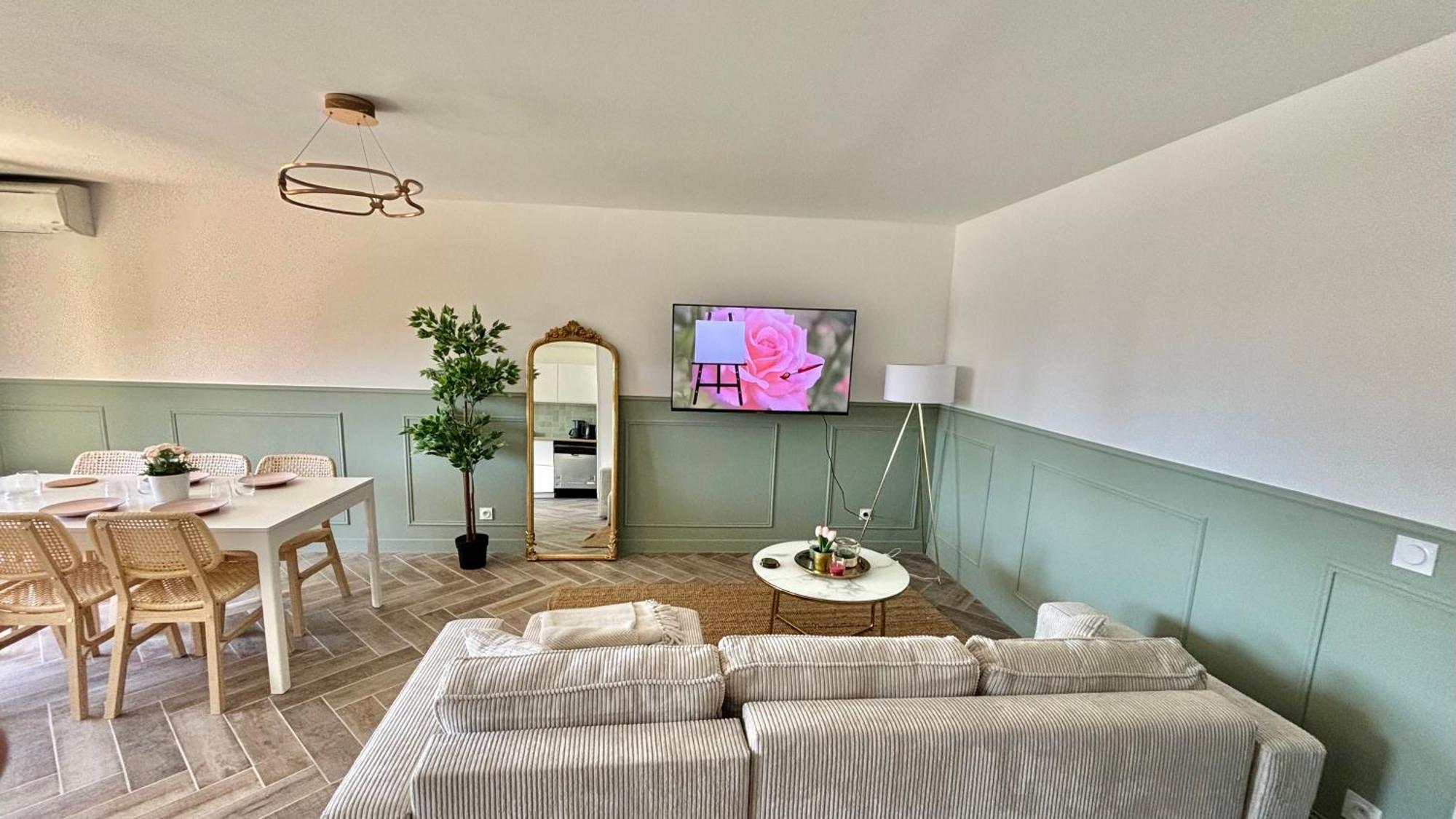 Apartment Modern & Cosy 3 Bedrooms Train Tramway