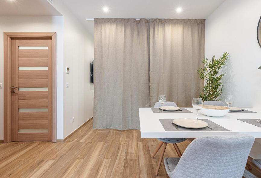 Loft A Deux Pas De La Avec Terrasse N2