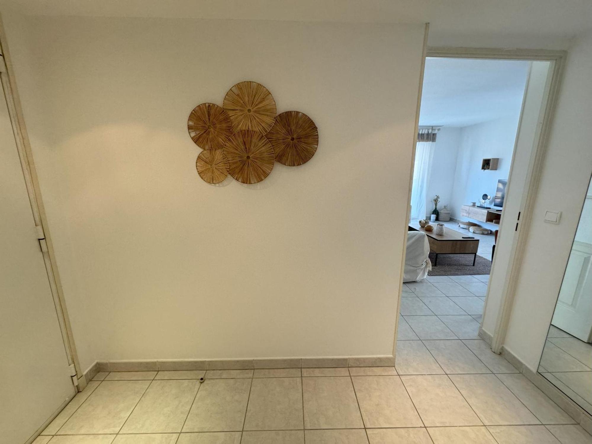 Elegant With Sea View And Swimming Pool Apartment *