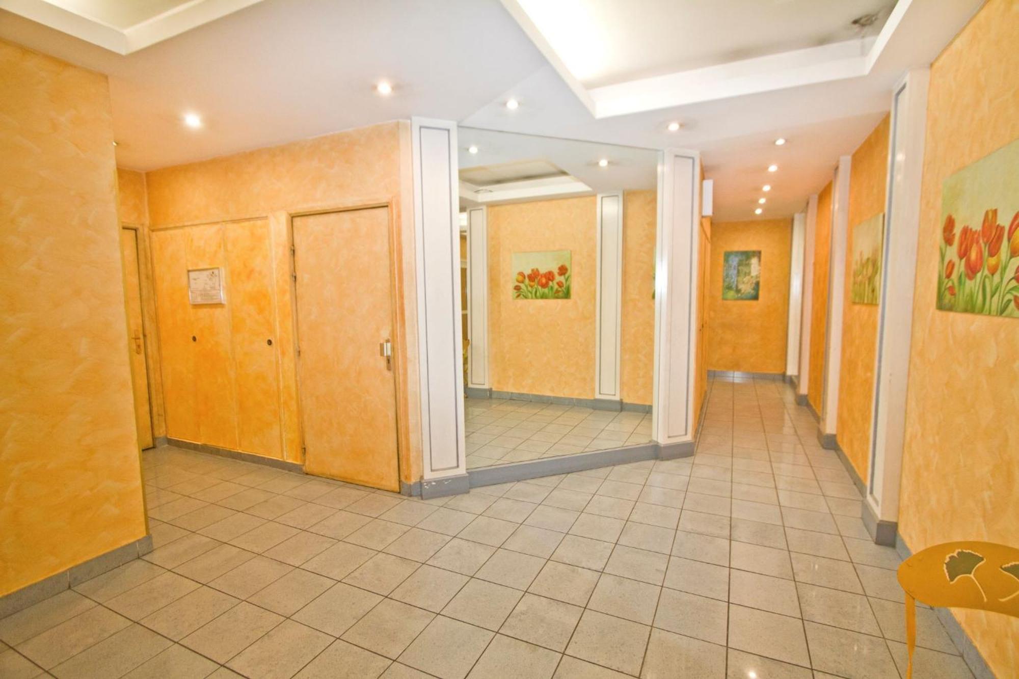 Elegant With Sea View And Swimming Pool Apartment *
