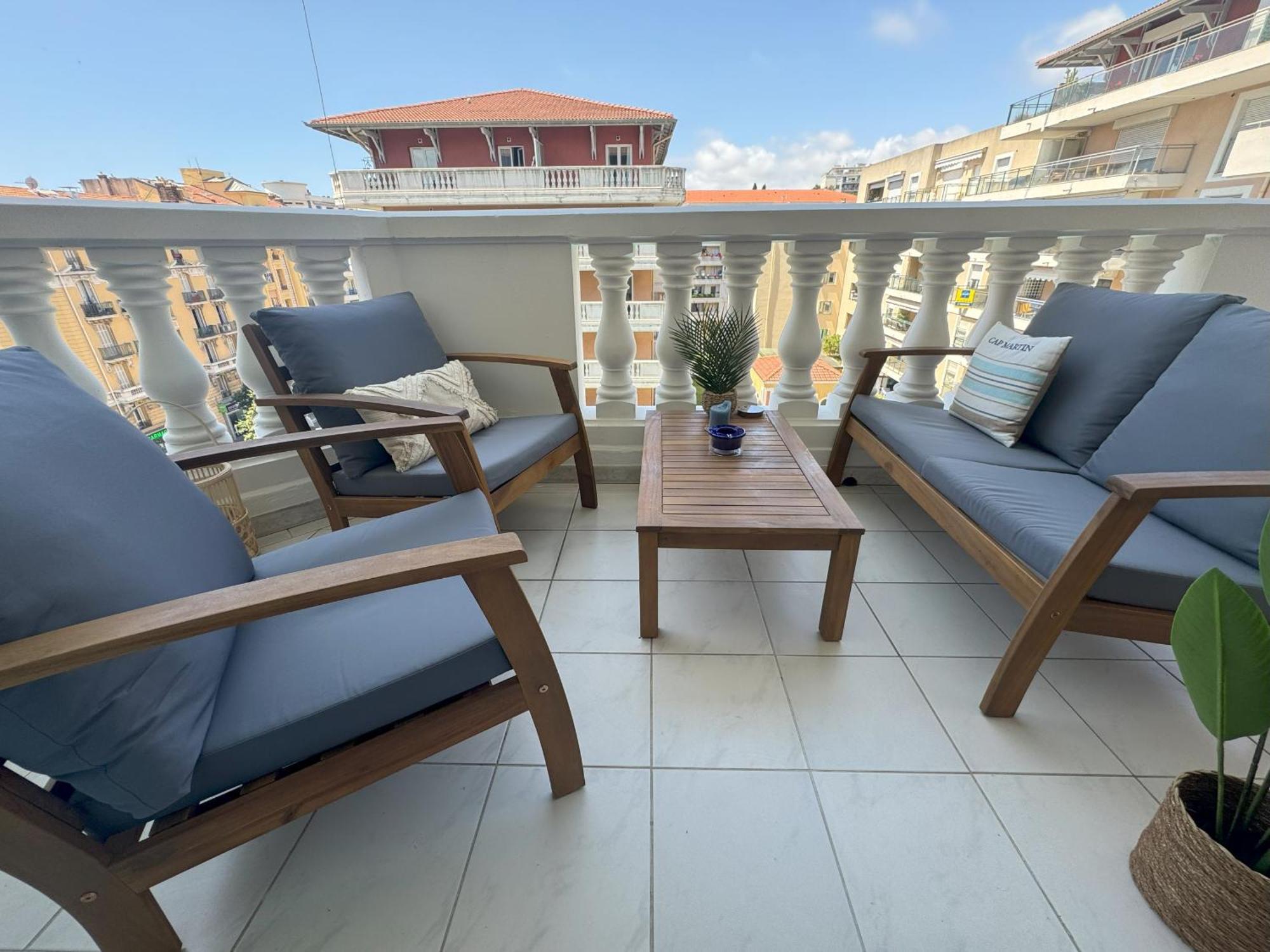 Apartment Elegant With Sea View And Swimming Pool *