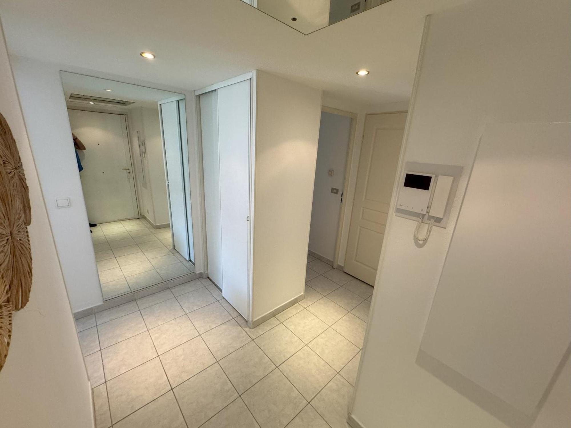 Elegant With Sea View And Swimming Pool Apartment Nice