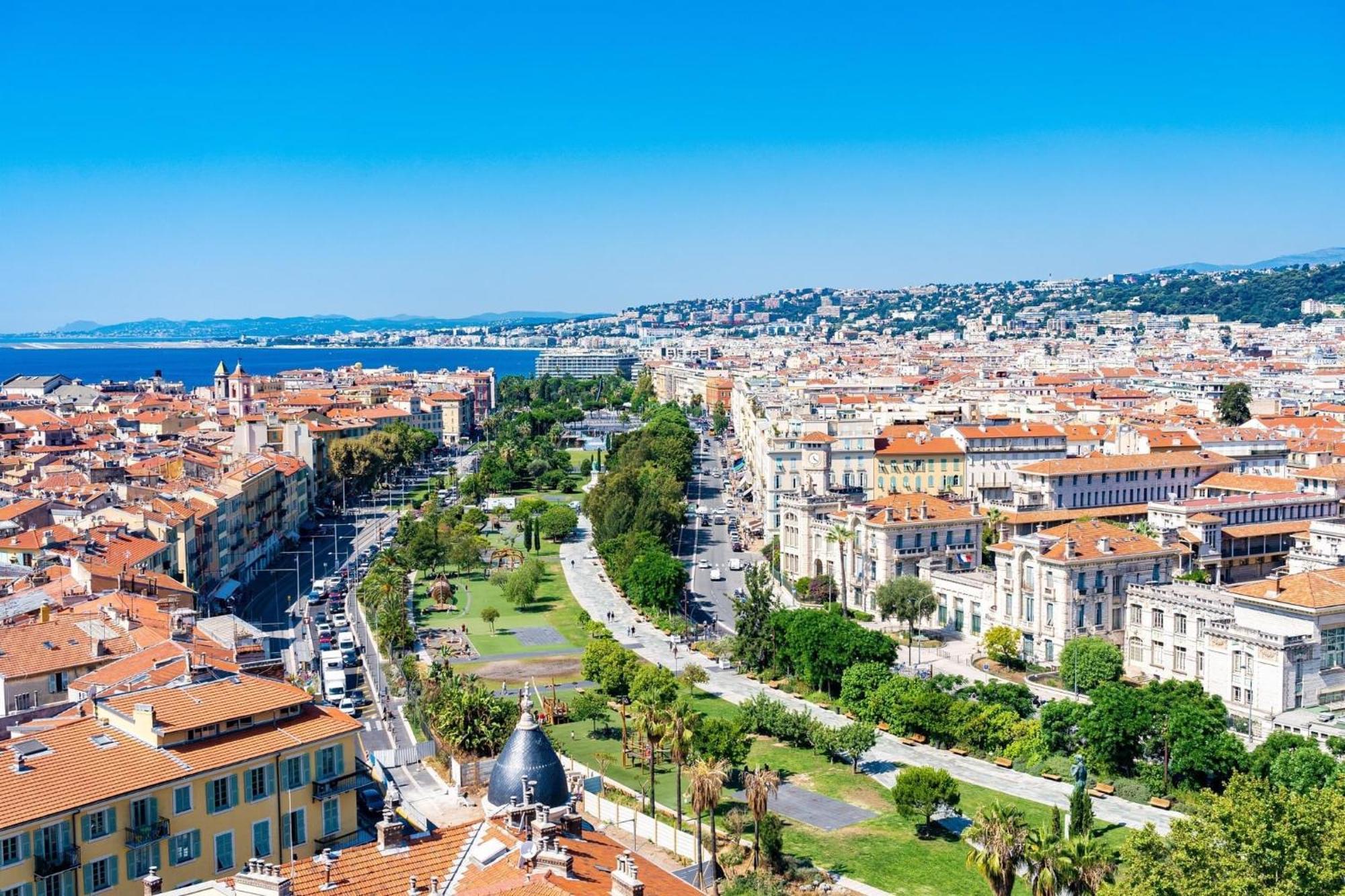 Apartment The French Coastal Retreat By J - Central, 5 Mins To Sea, Tram, Train, Ac, Wifi *