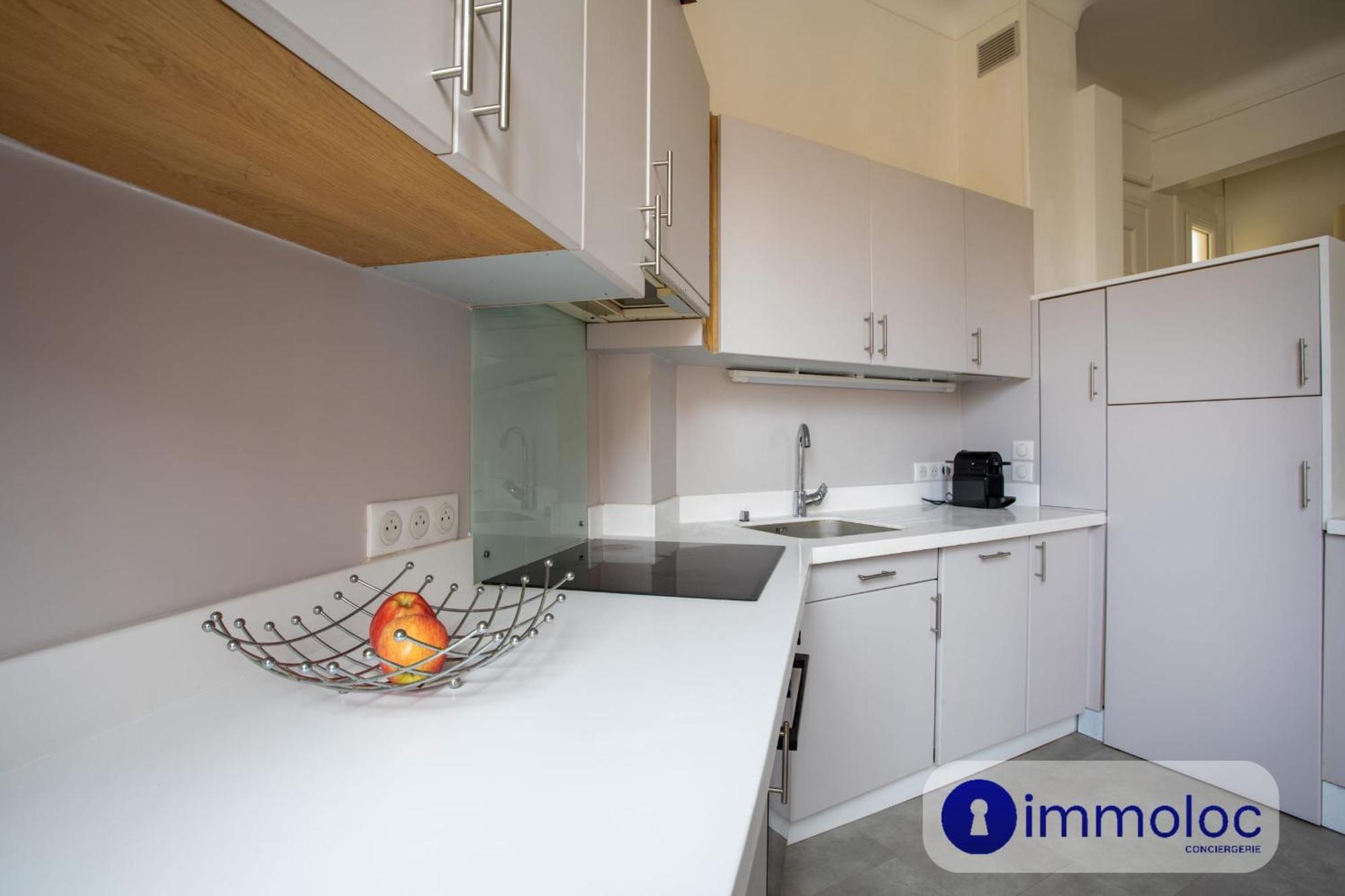 Air-conditioned In Liberation Apartment *