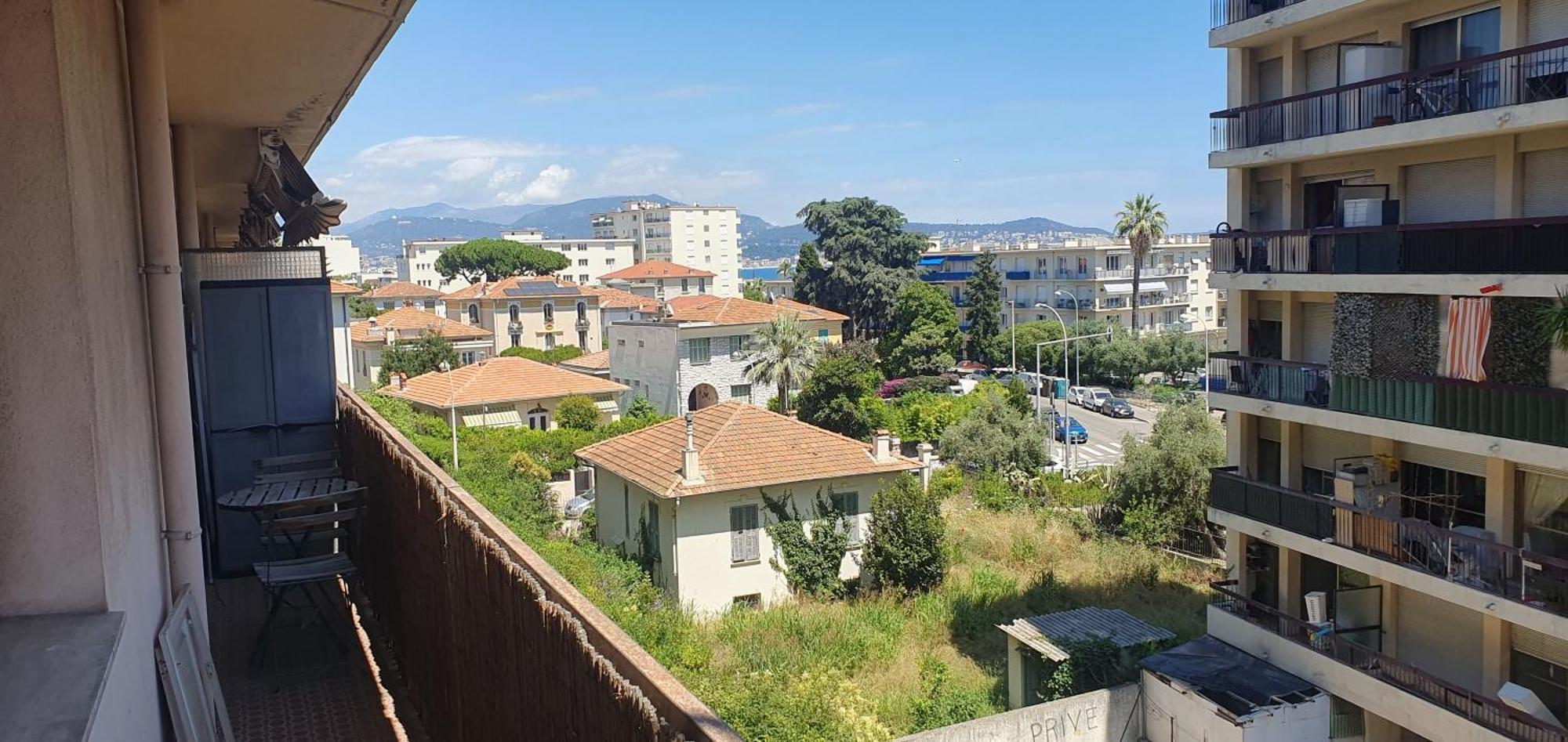 Apartment Au Calme Et 2 Pas De La