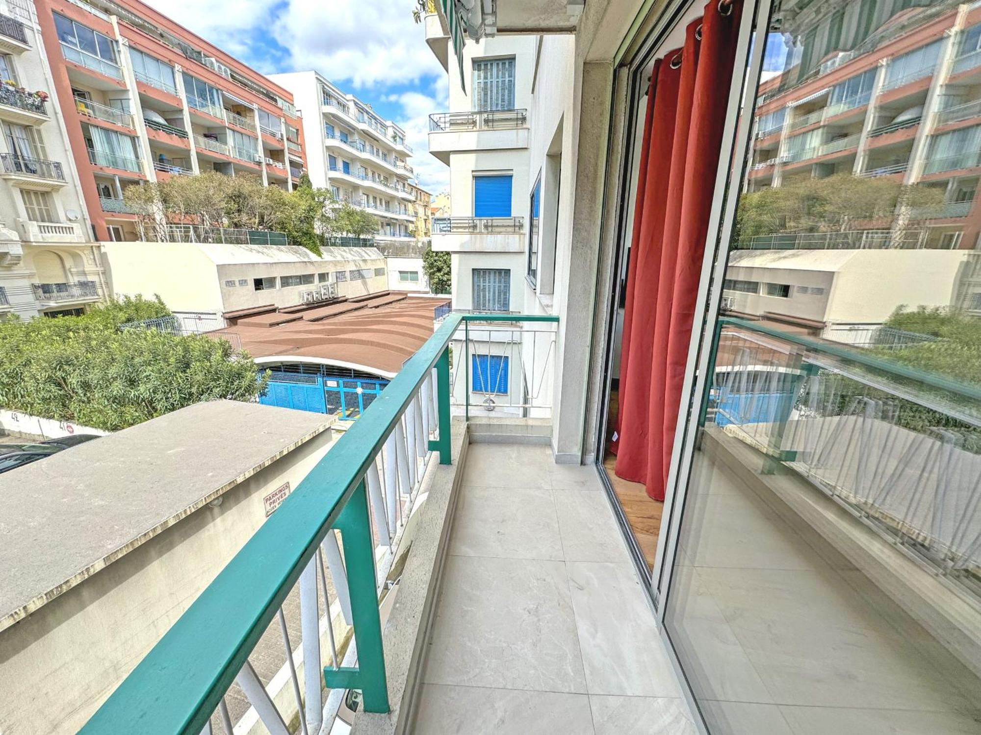 Apartment Courtyard Promenade Nice