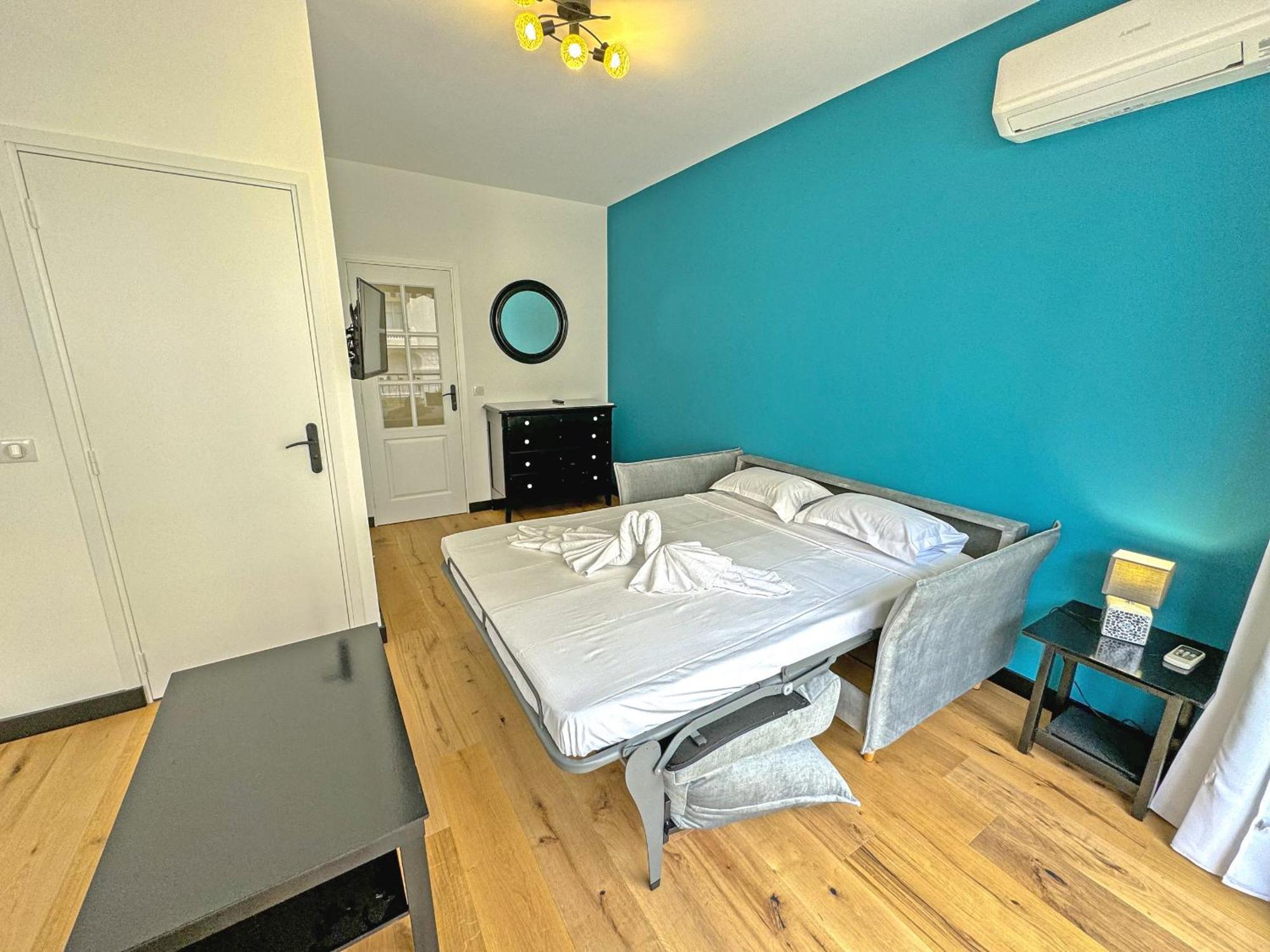 Courtyard Promenade Apartment