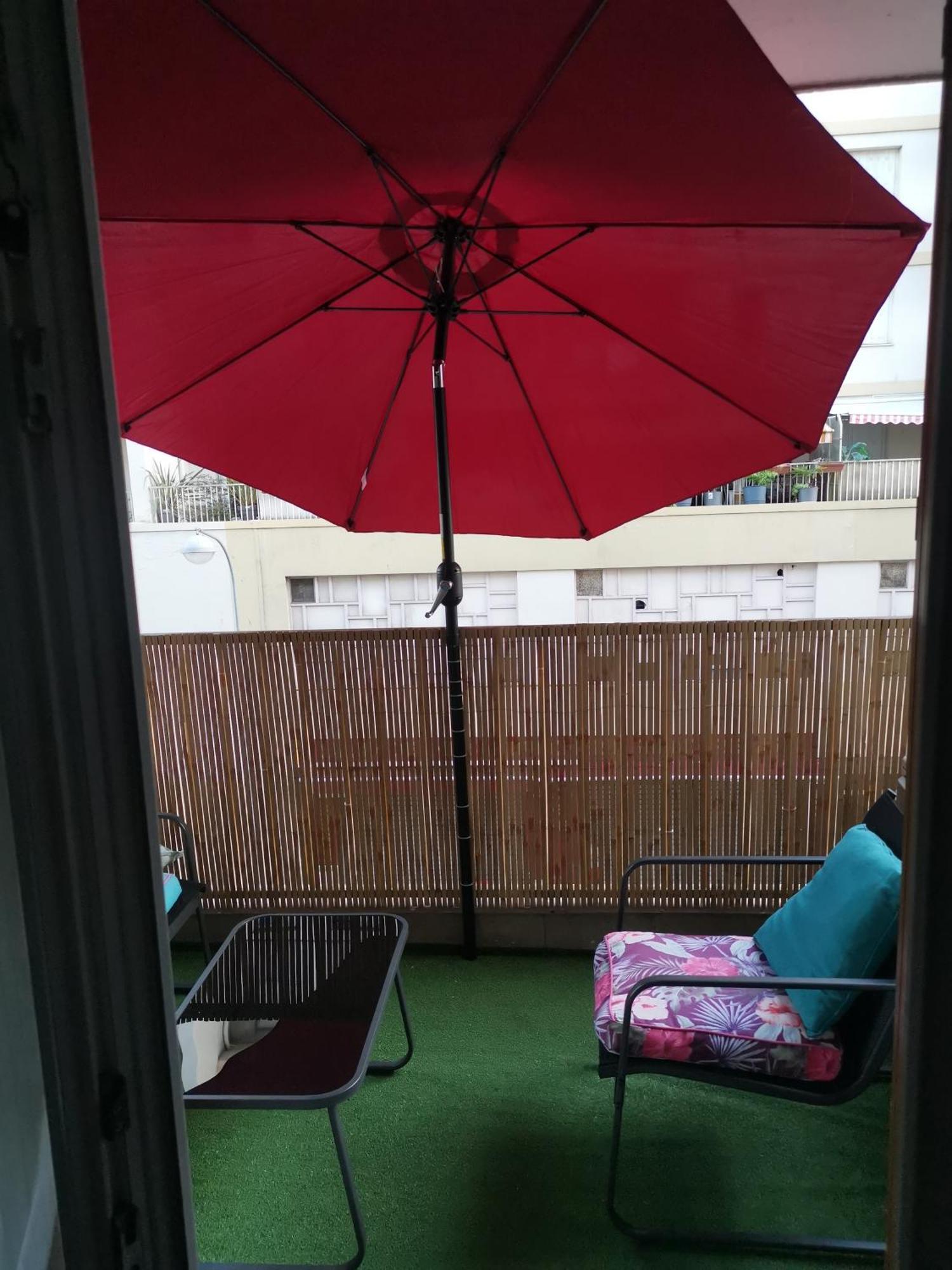 Apartment The Nice: Cozy 3-room Airport Getaway