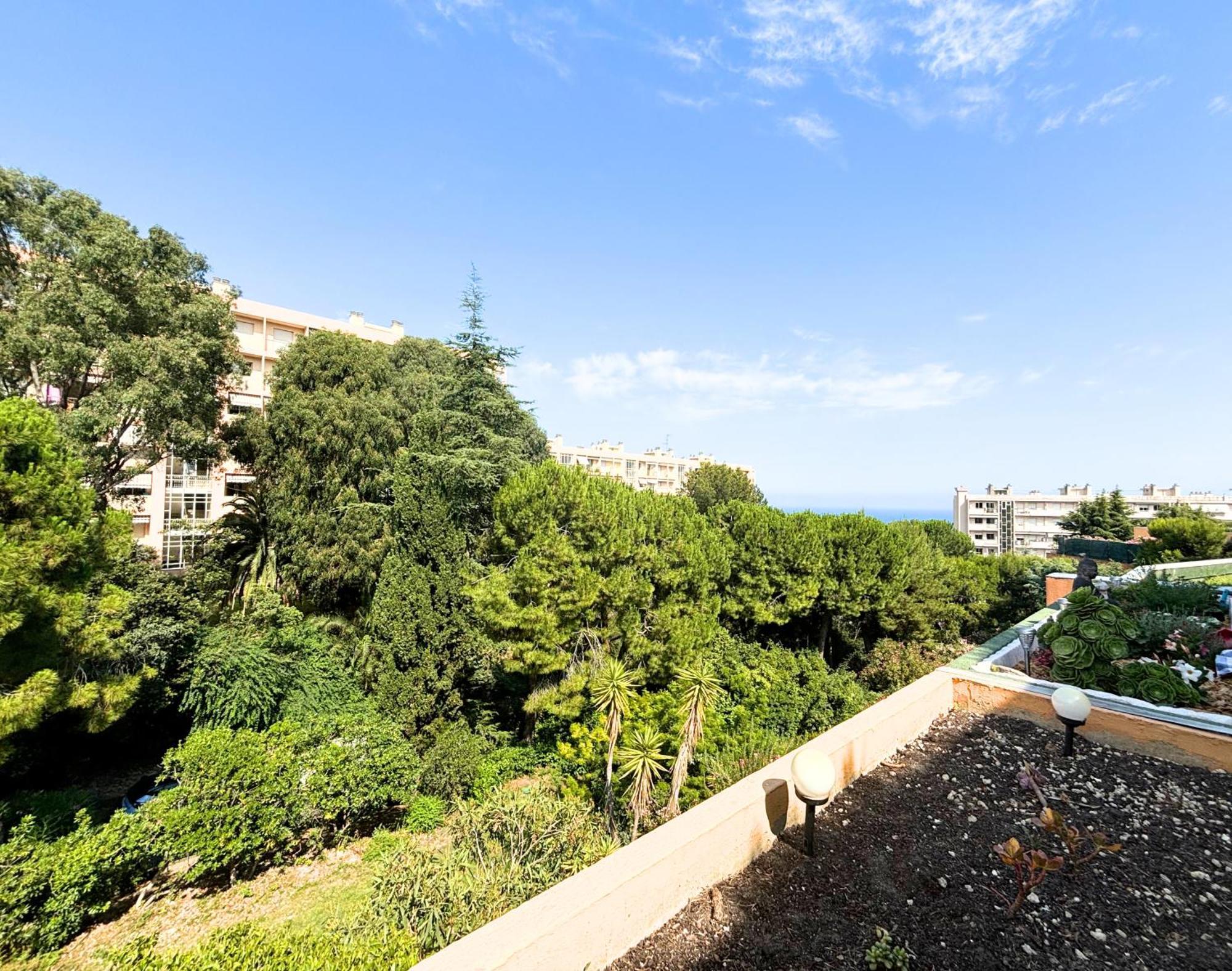 Vue - Clim, Piscine & Restaurant Apartment *