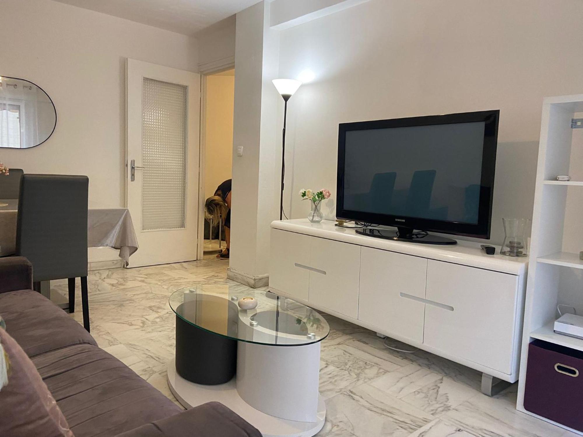 Superbe 3 Pieces Pres Du Port De Nice