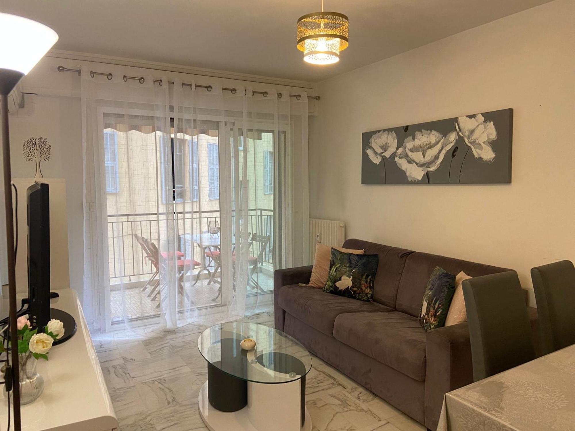 Appartement Superbe 3 Pieces Pres Du Port De Nice