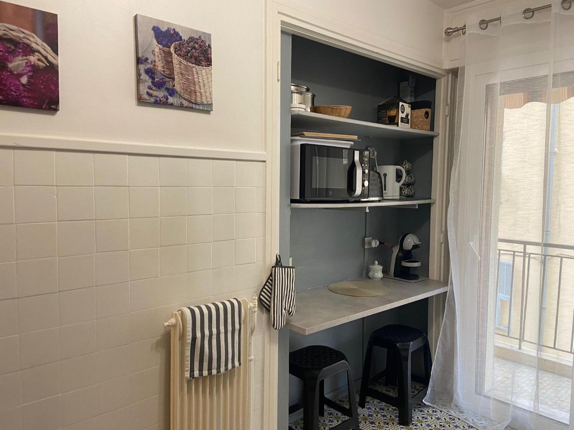 Appartement Superbe 3 Pieces Pres Du Port De *