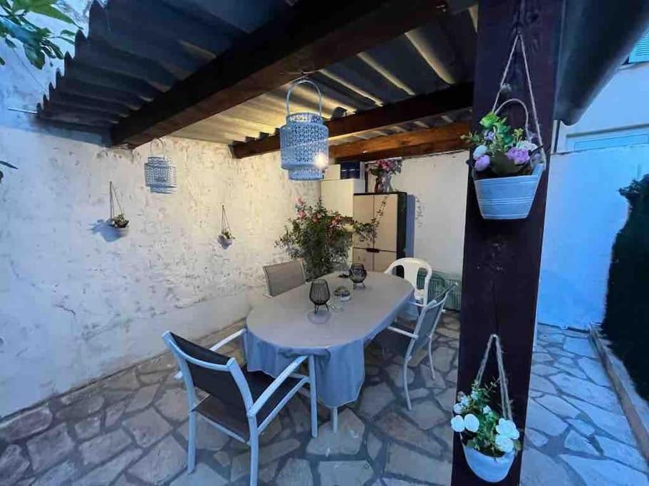 4 Pieces - Cour Privative - Port De Nice
