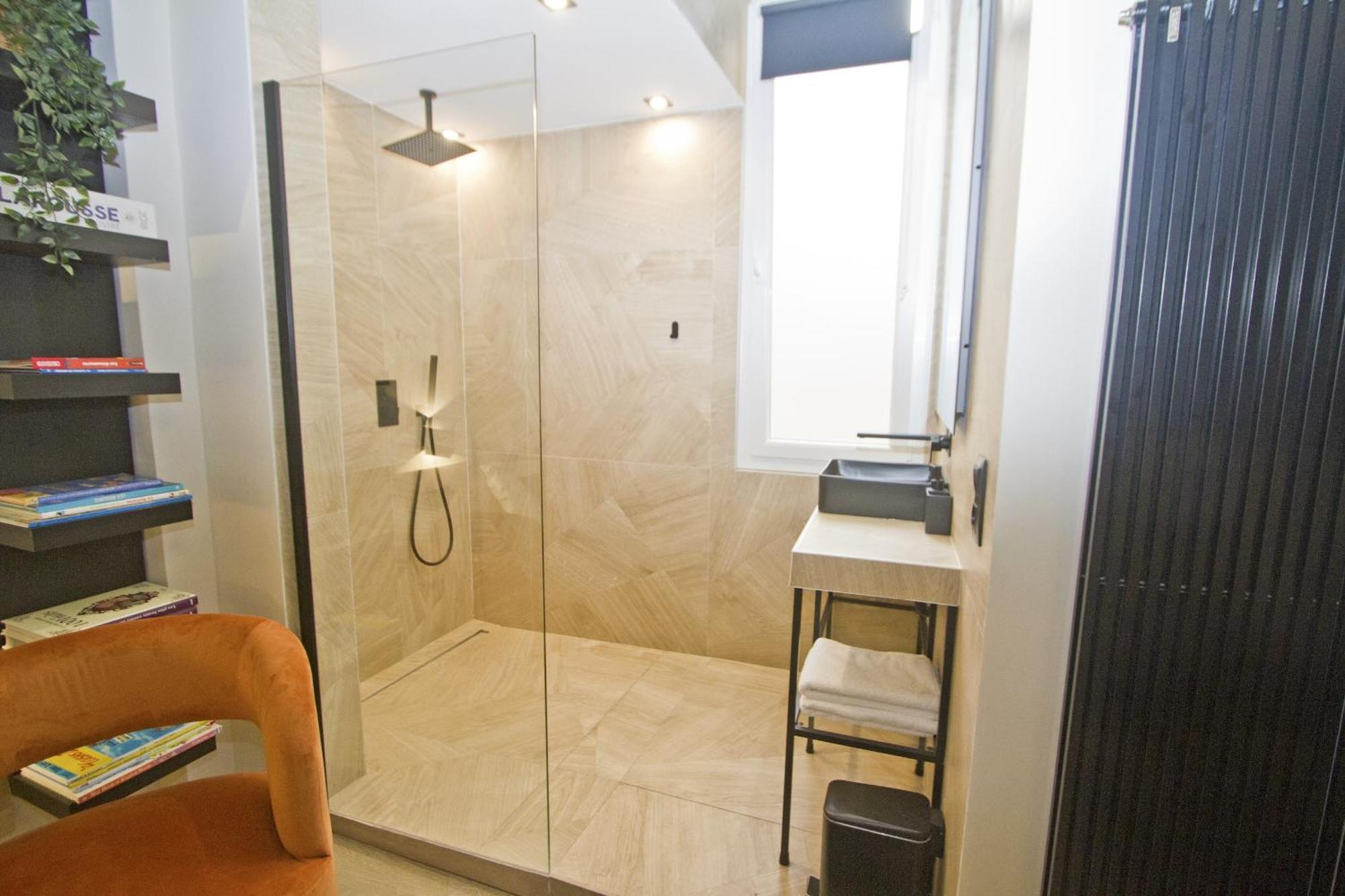 Luxury Flat Beachfront * Nice