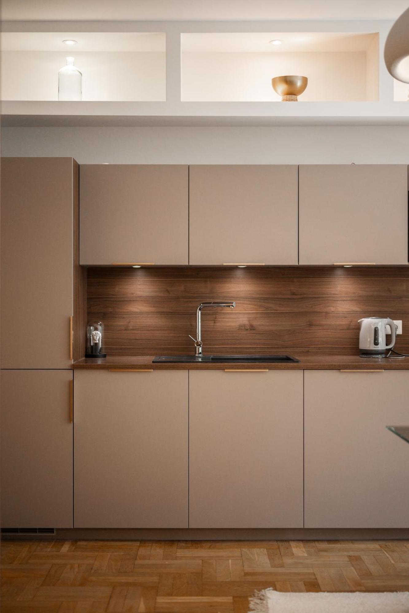 Apartment Luxueux, Spacieux Et Equipe A 5 Min Du Port Nice