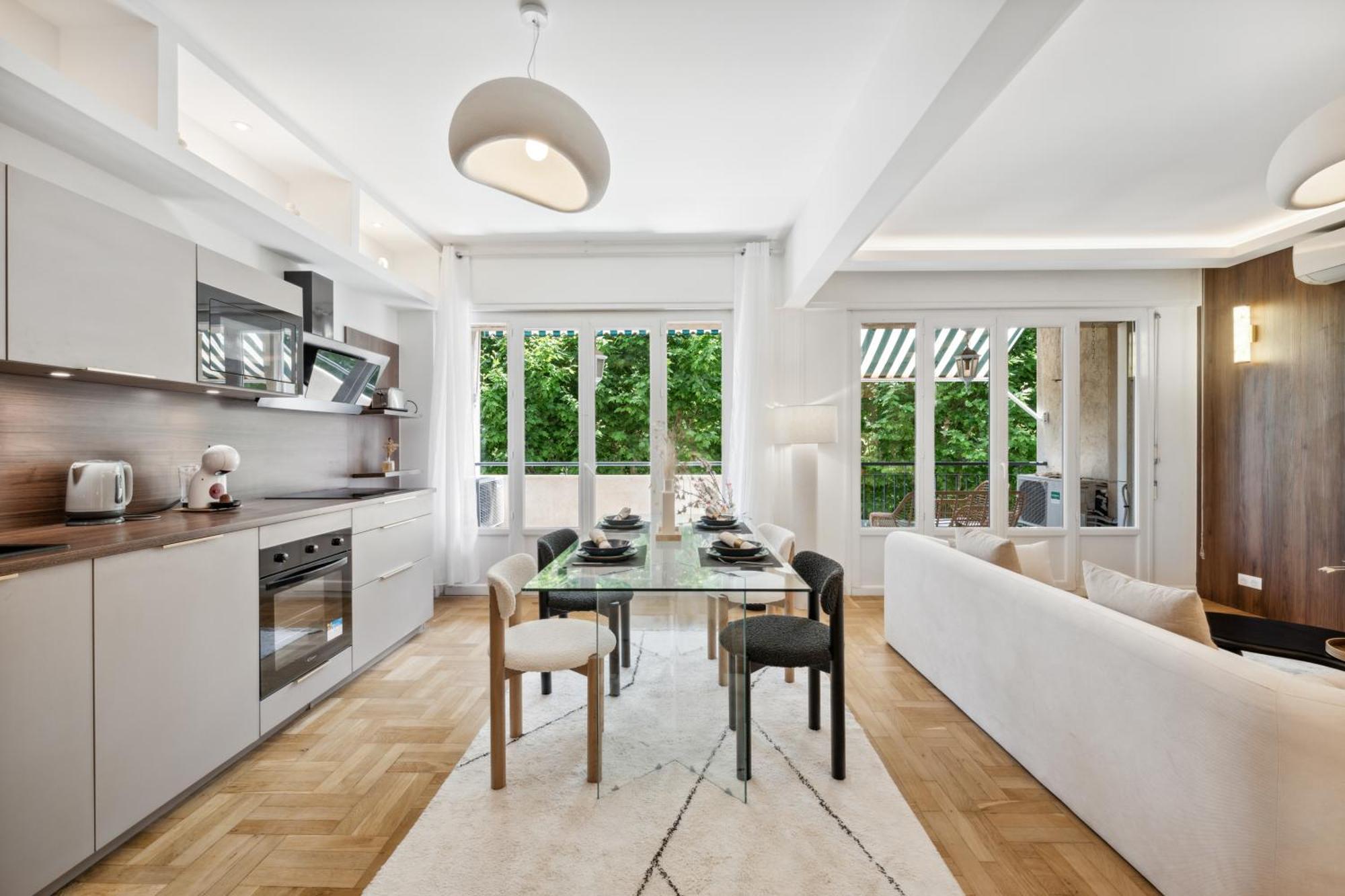 Luxueux, Spacieux Et Equipe A 5 Min Du Port Nice