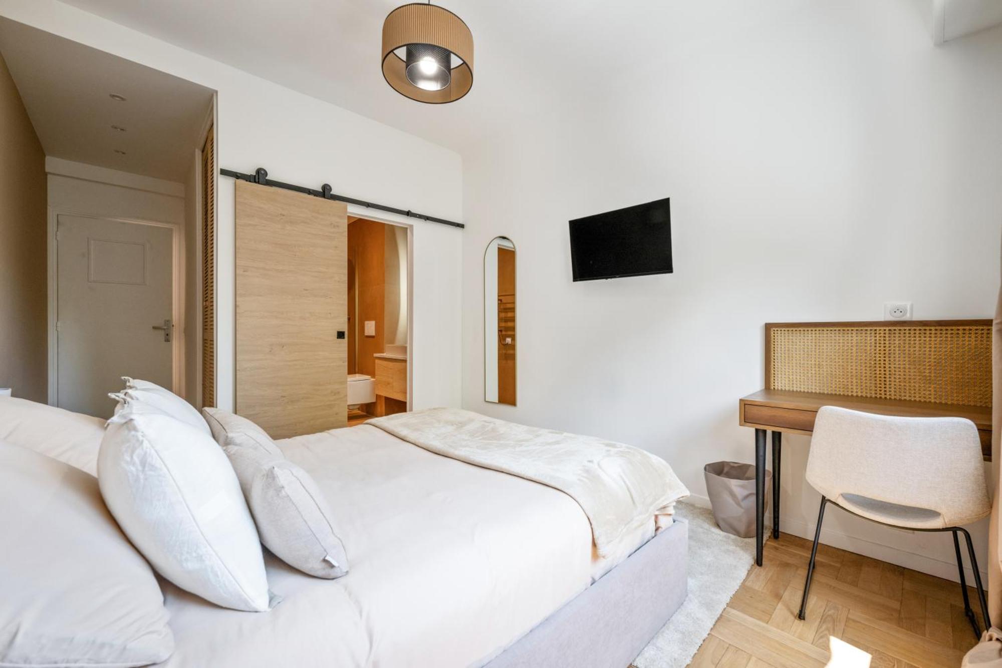 Luxueux, Spacieux Et Equipe A 5 Min Du Port Apartment *