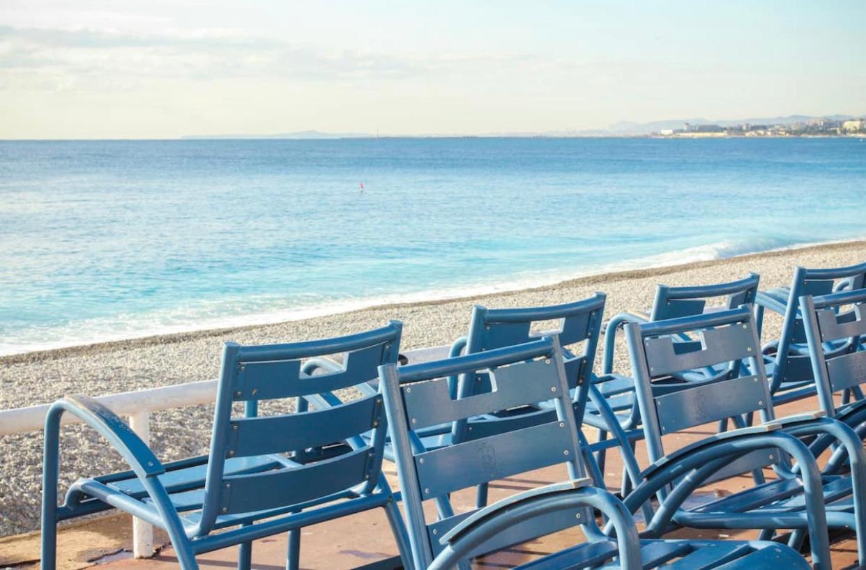 Apartment The French Coastal Retreat By J - Central, 5 Mins To Sea, Tram, Train, Ac, Wifi