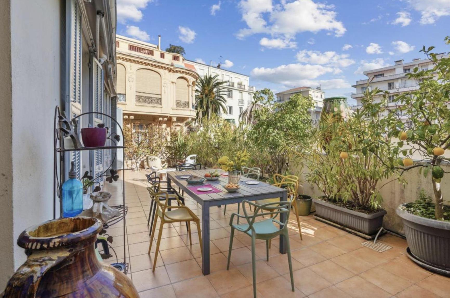 Luxueux Avec Terrasse Et Parking Apartment *