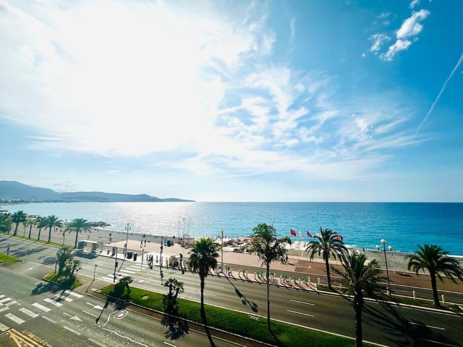 Art De Vivre Sur La Promenade *