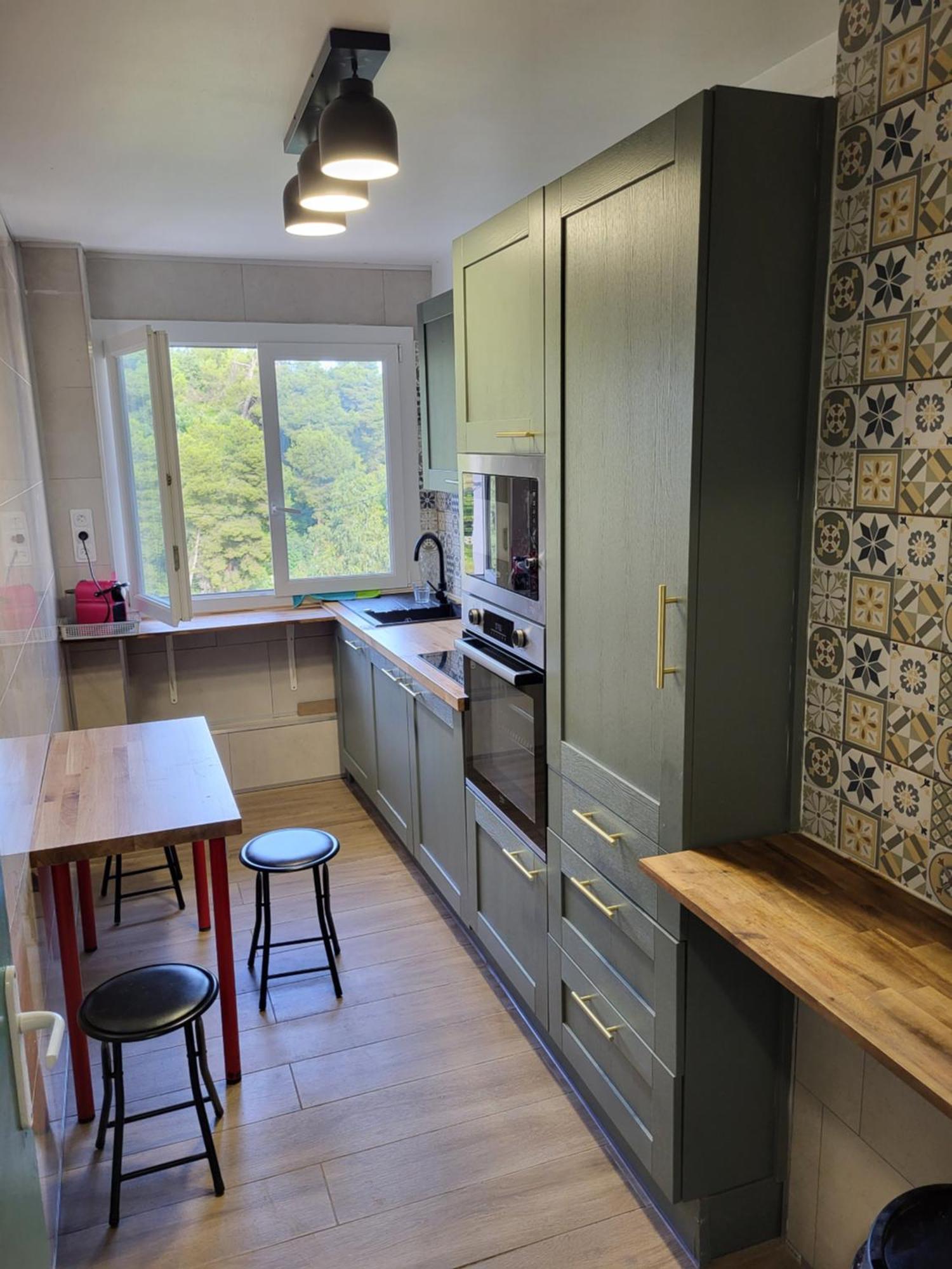 Private Room-1 In Hannana Apartment- 2 Min Walk To Tram 12 Min To Train Station 15 Min To Massena Place * Nice