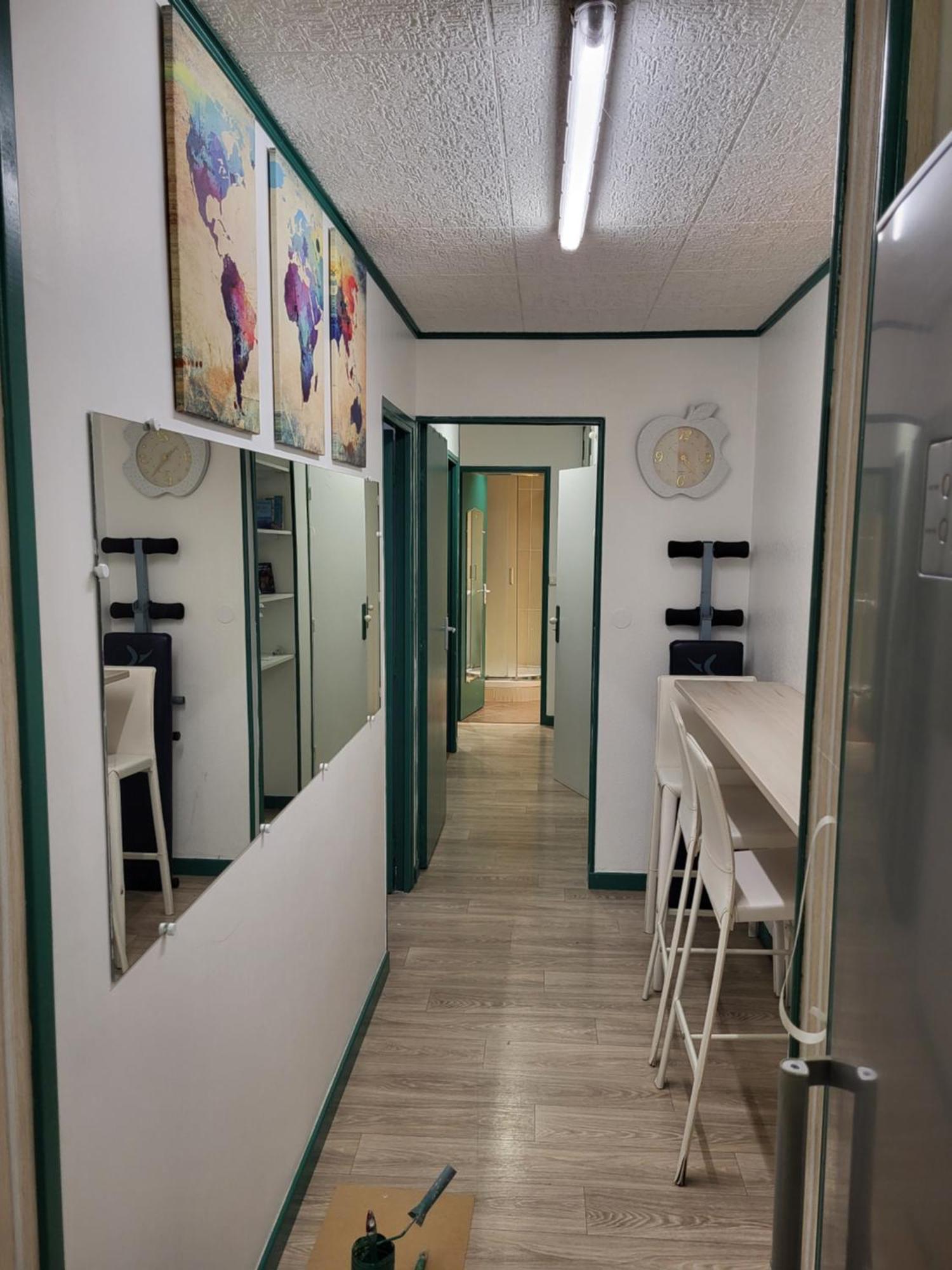 Private Room-1 In Hannana Apartment- 2 Min Walk To Tram 12 Min To Train Station 15 Min To Massena Place Nice