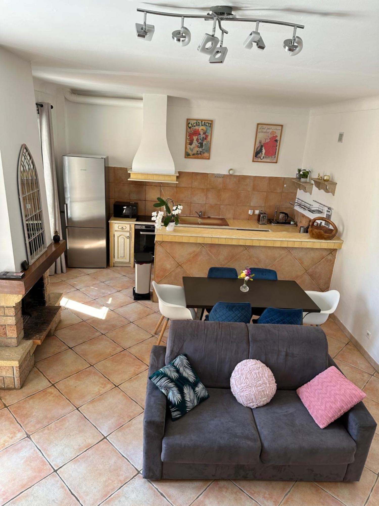 Maison De A Ouest Dans Propriete Arboree Apartment *