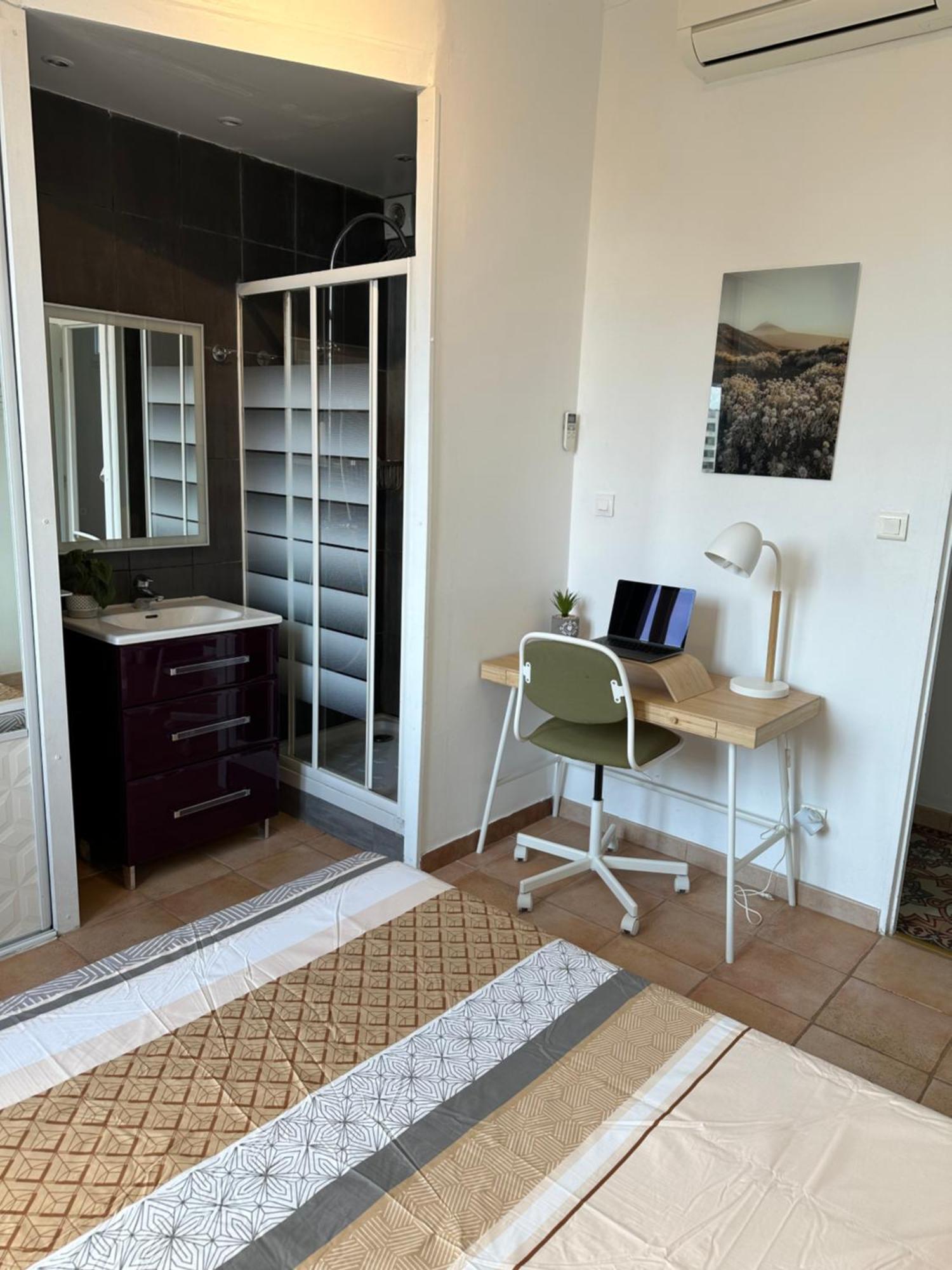 Apartment Maison De A Ouest Dans Propriete Arboree *