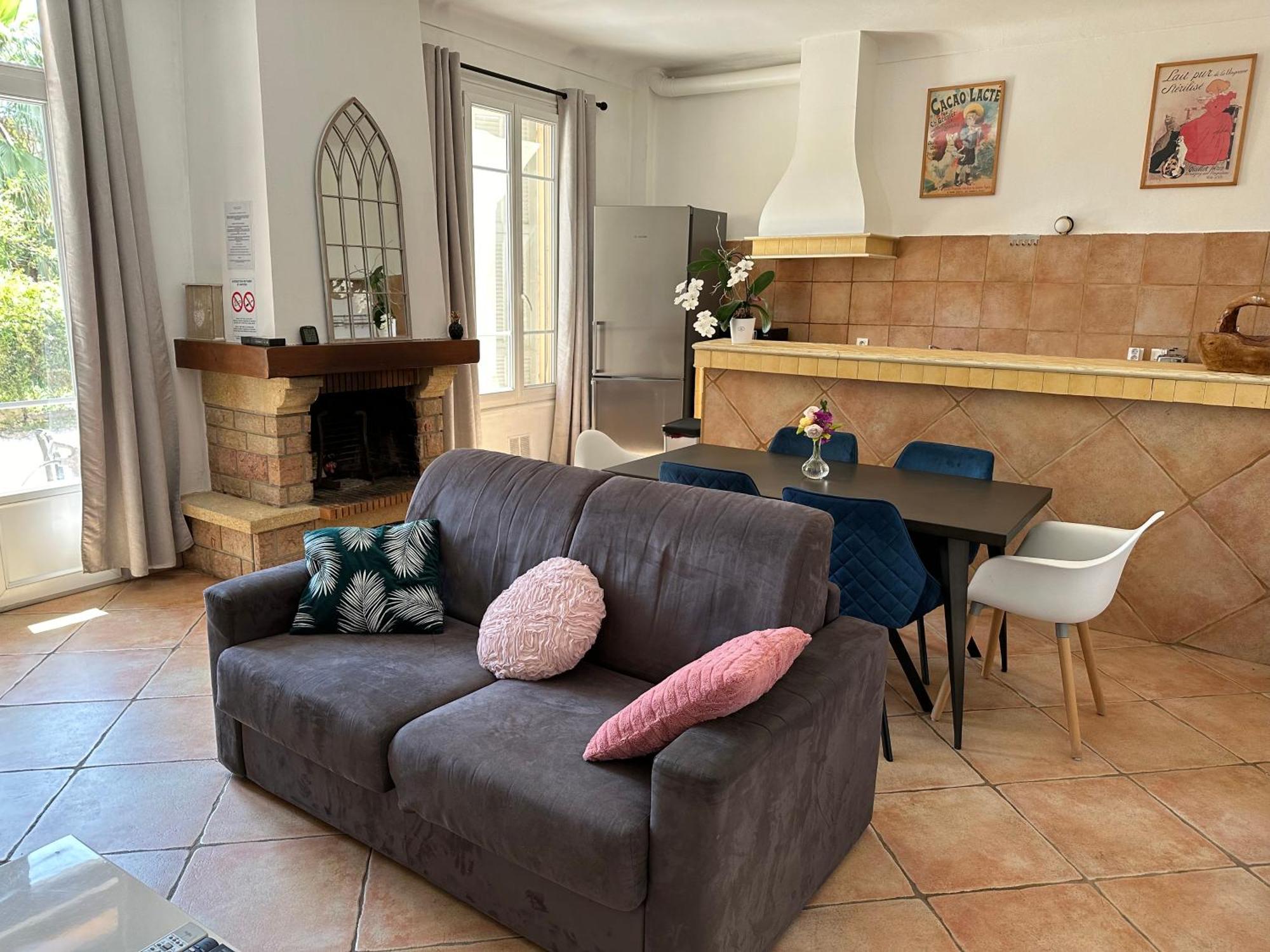 Maison De A Ouest Dans Propriete Arboree Apartment