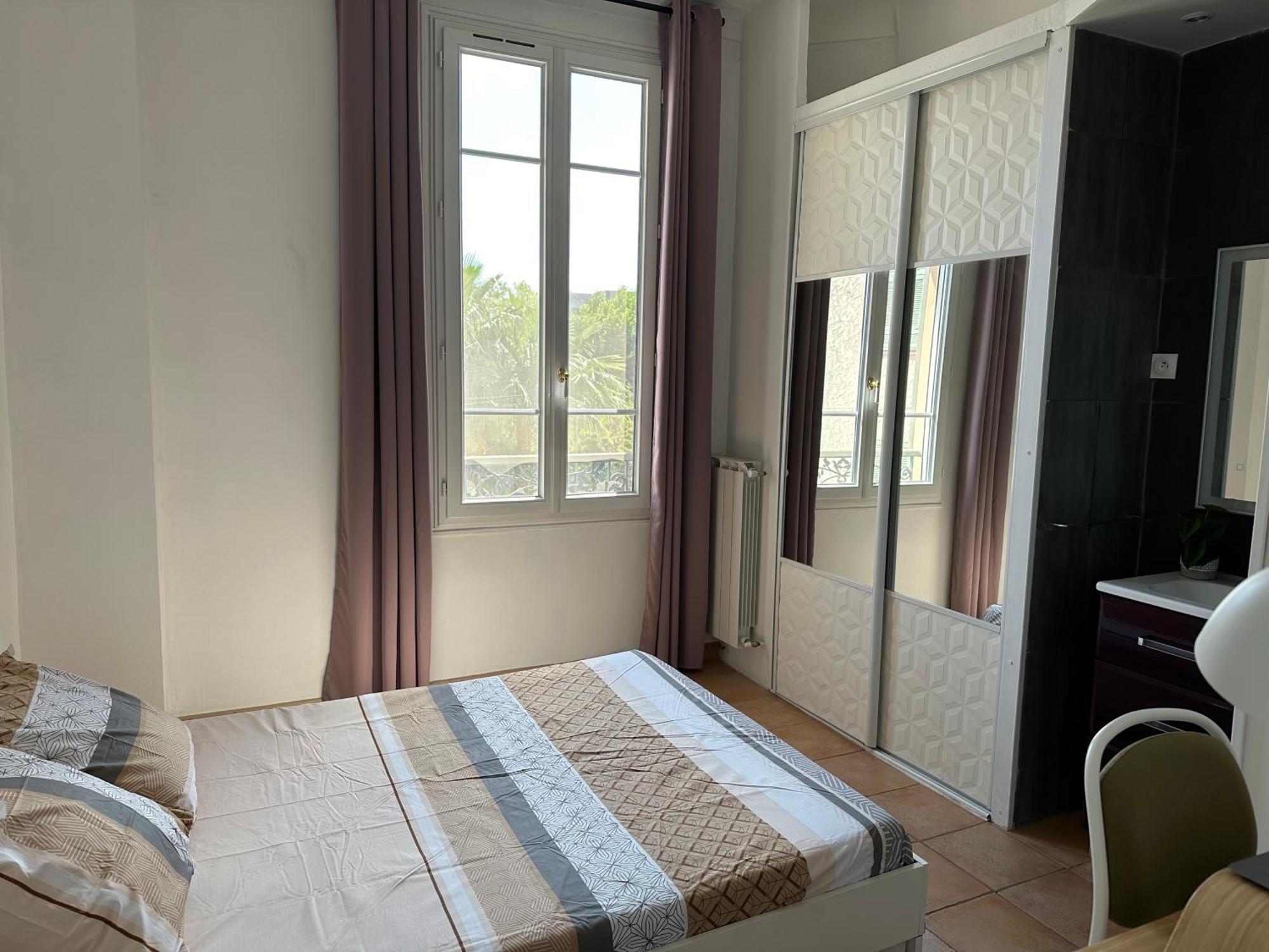 Maison De A Ouest Dans Propriete Arboree *